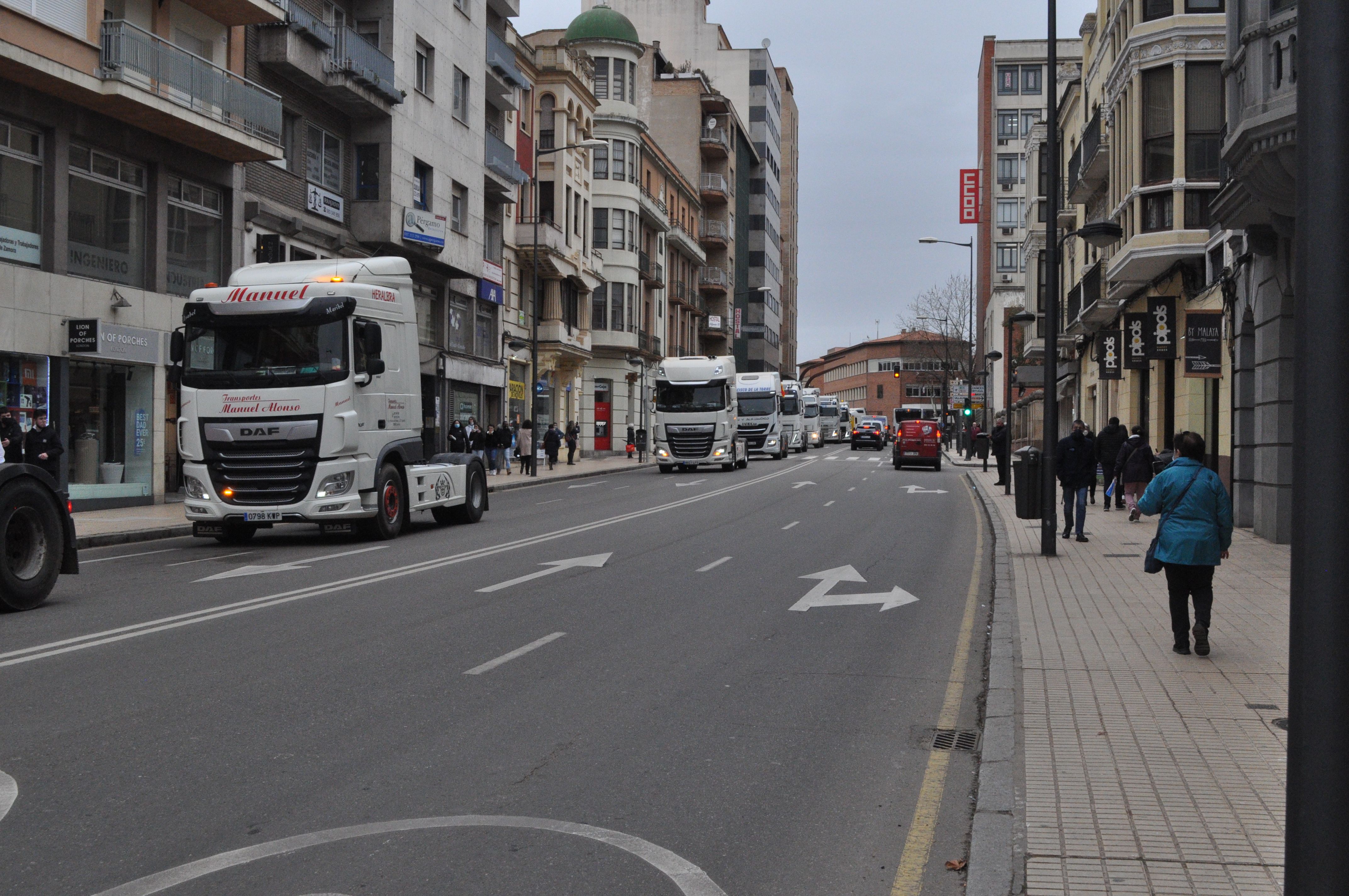 Los transportistas toman las calles de Zamora (1)