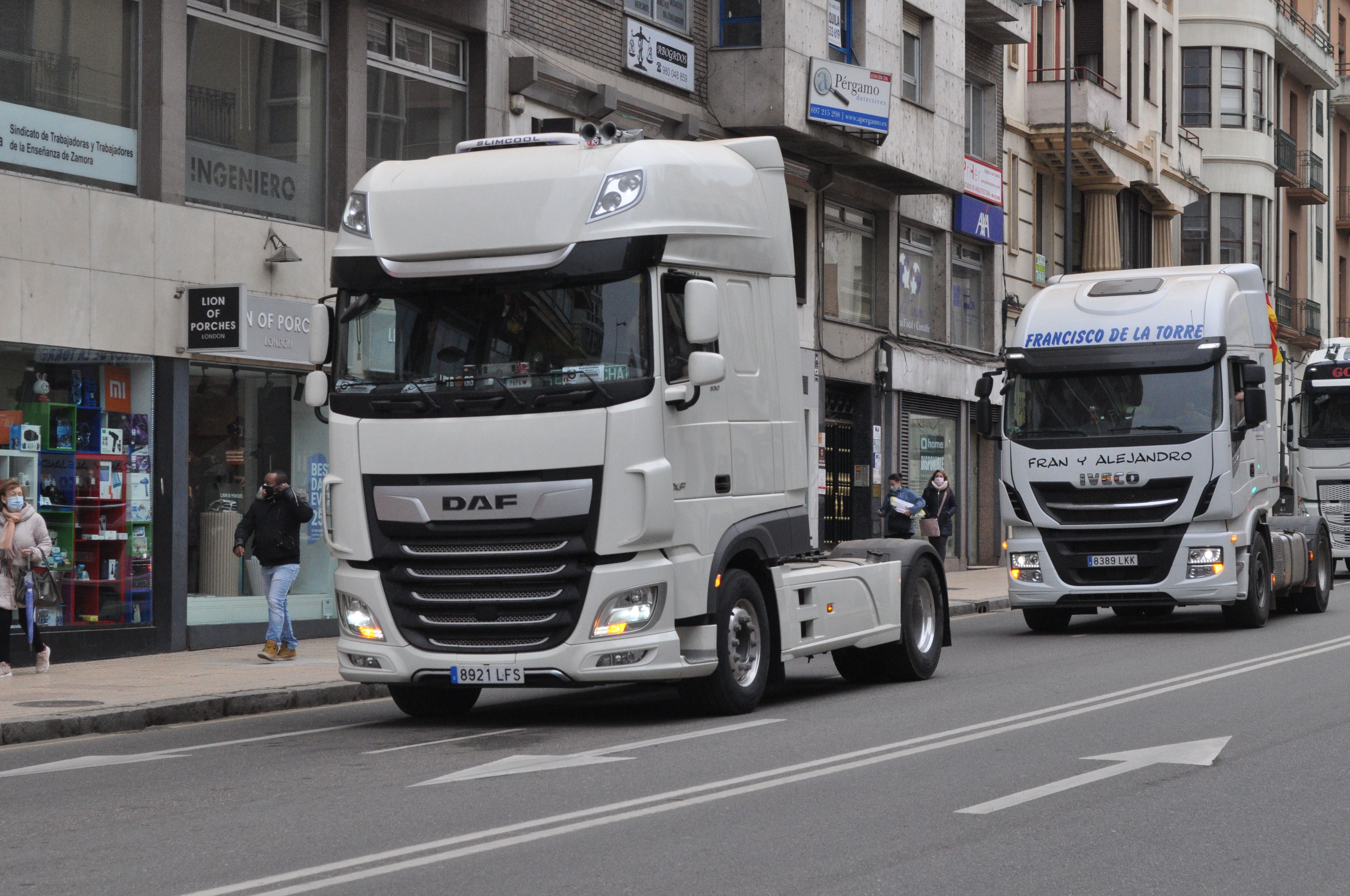 Los transportistas toman las calles de Zamora (2)