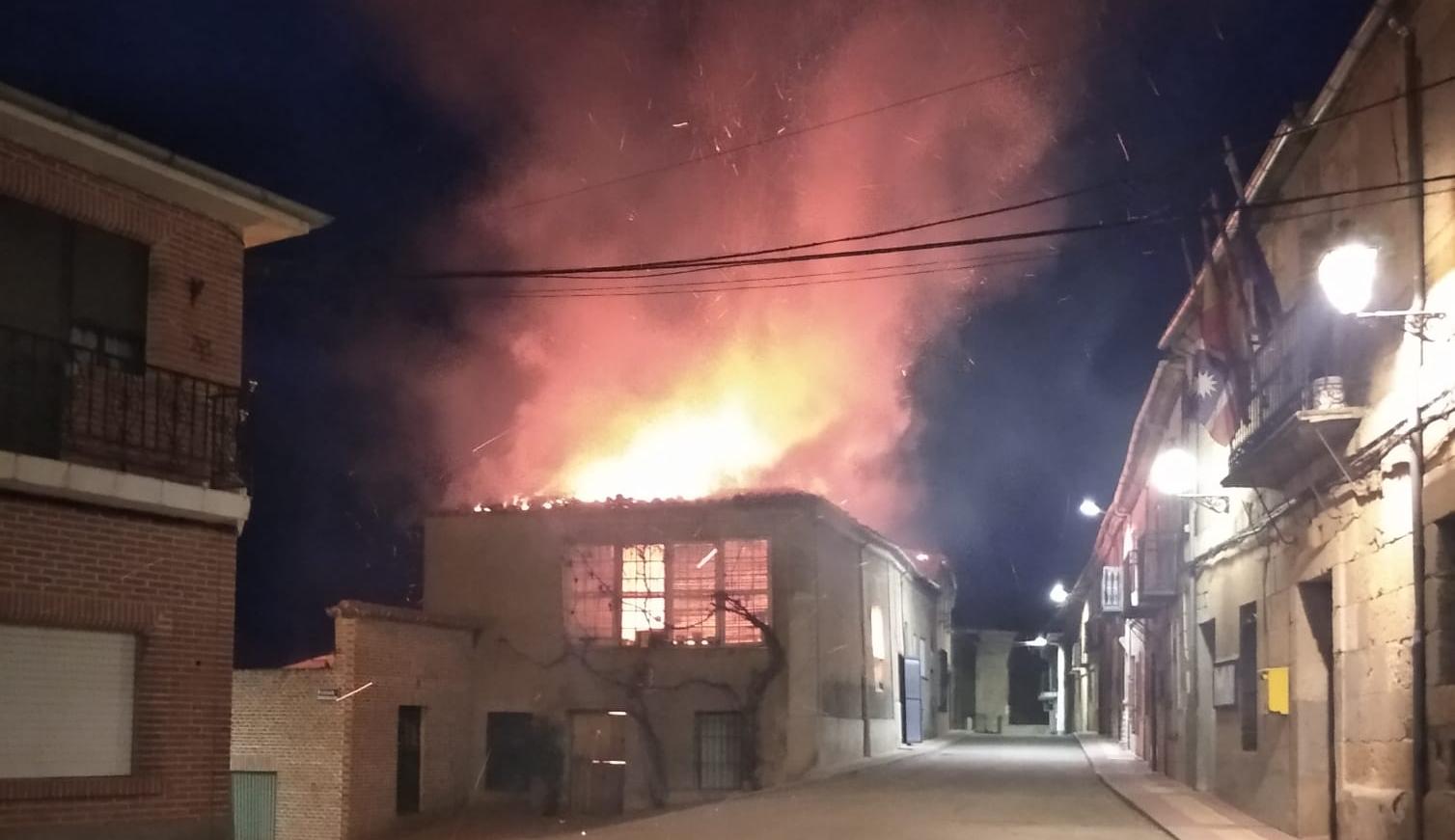 Incendio de una vivenda en Villaescusa