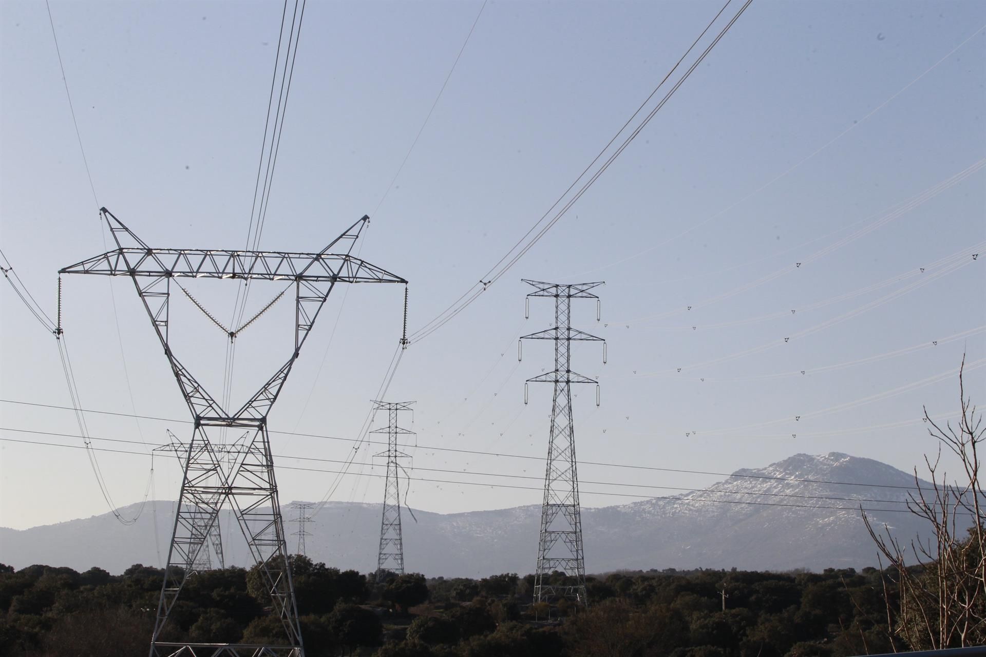 Imagen de un tendido eléctrico. EP