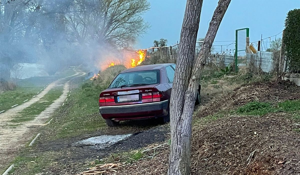 Incendio en los embarcaderos de Carrascal