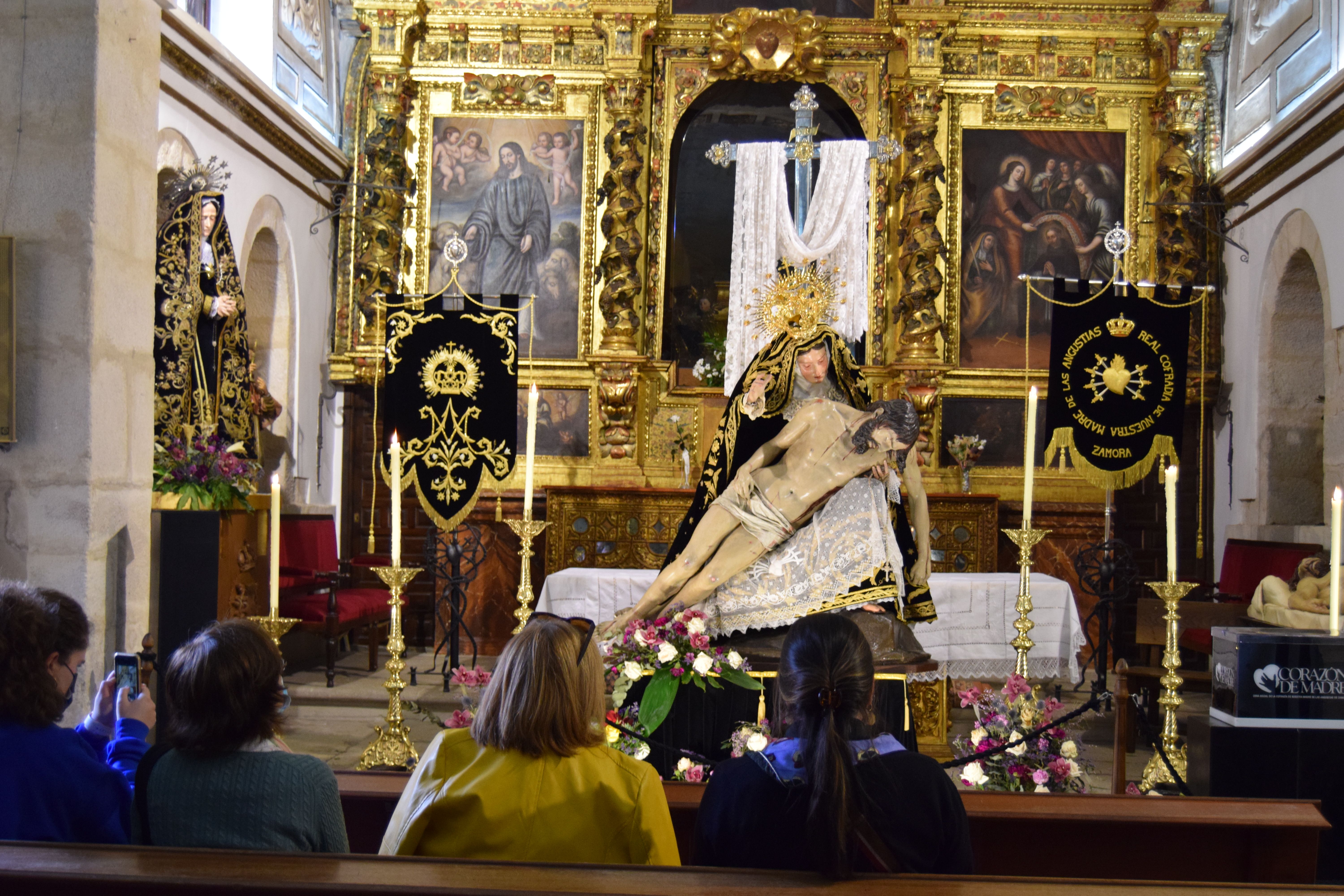 Veneración al Cristo de Nuestra Madre (4)