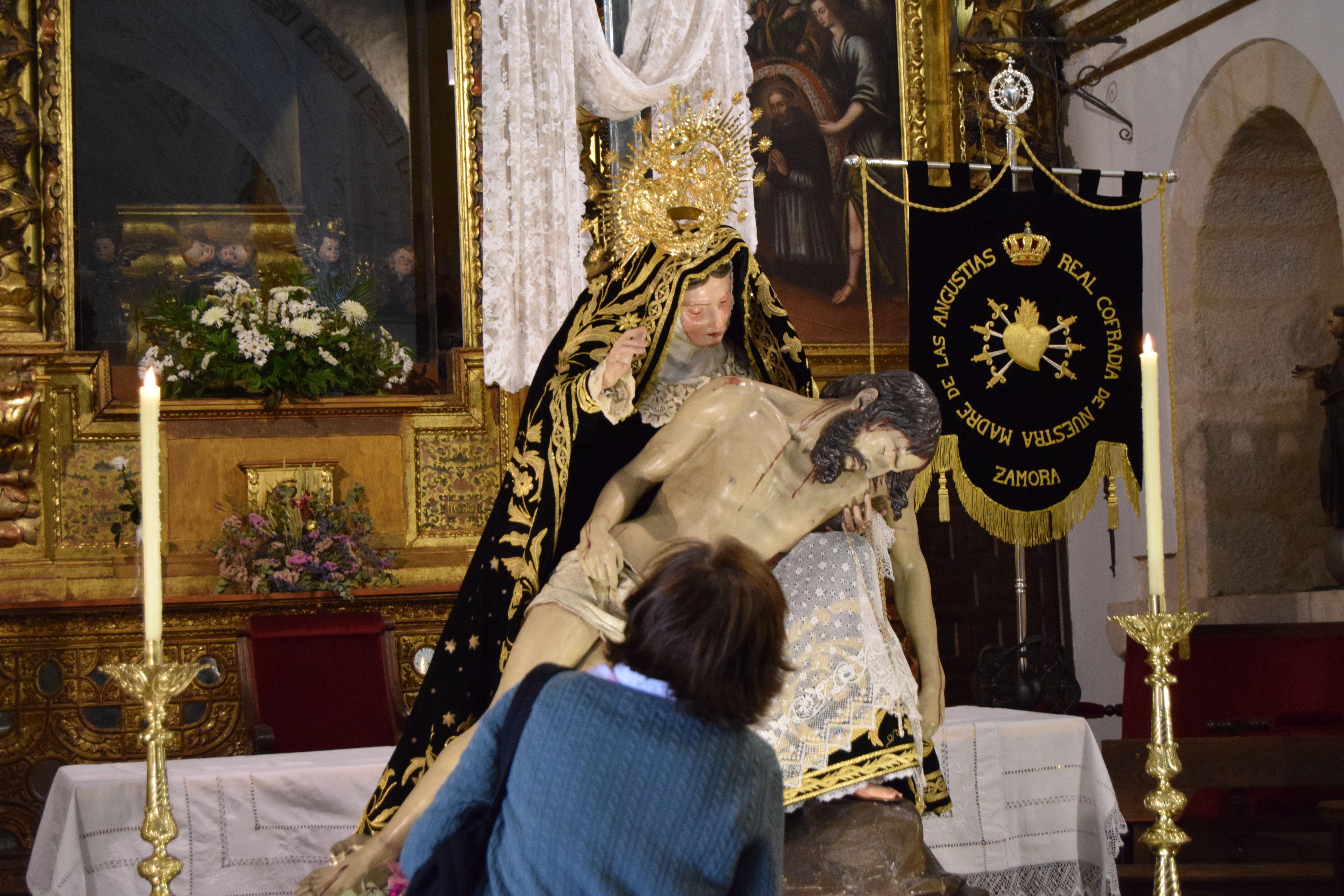 Veneración al Cristo de Nuestra Madre (7)