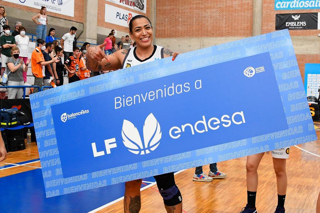 Erika de Souza, nombrada MVP de la final por el ascenso