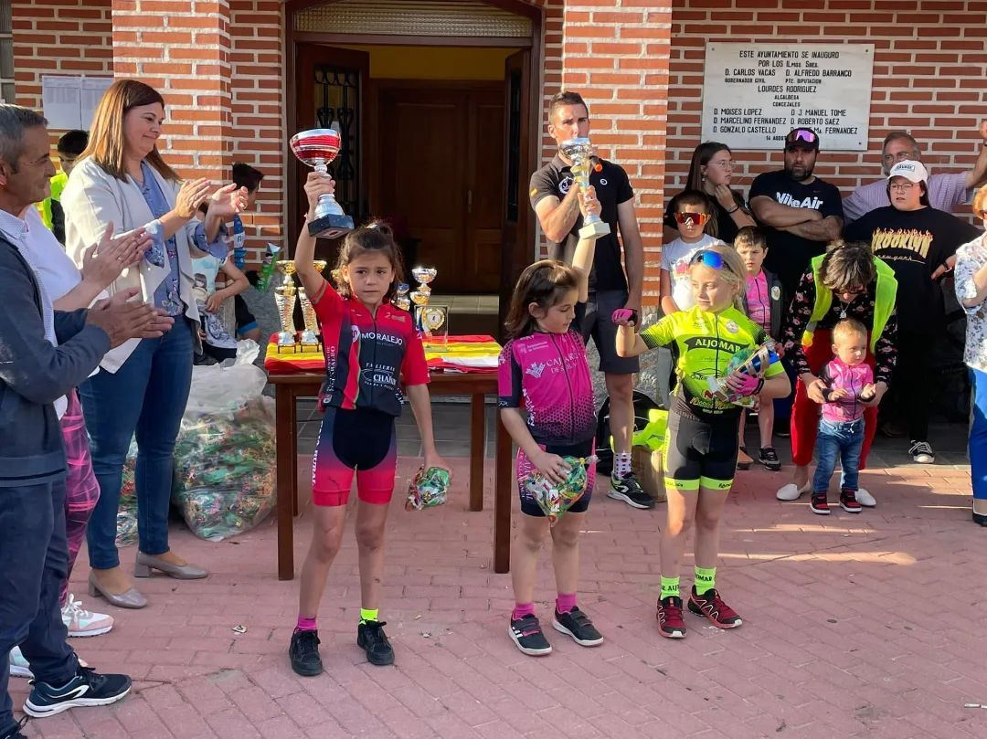 Noa Blanco levanta el trofeo de segunda clasificada