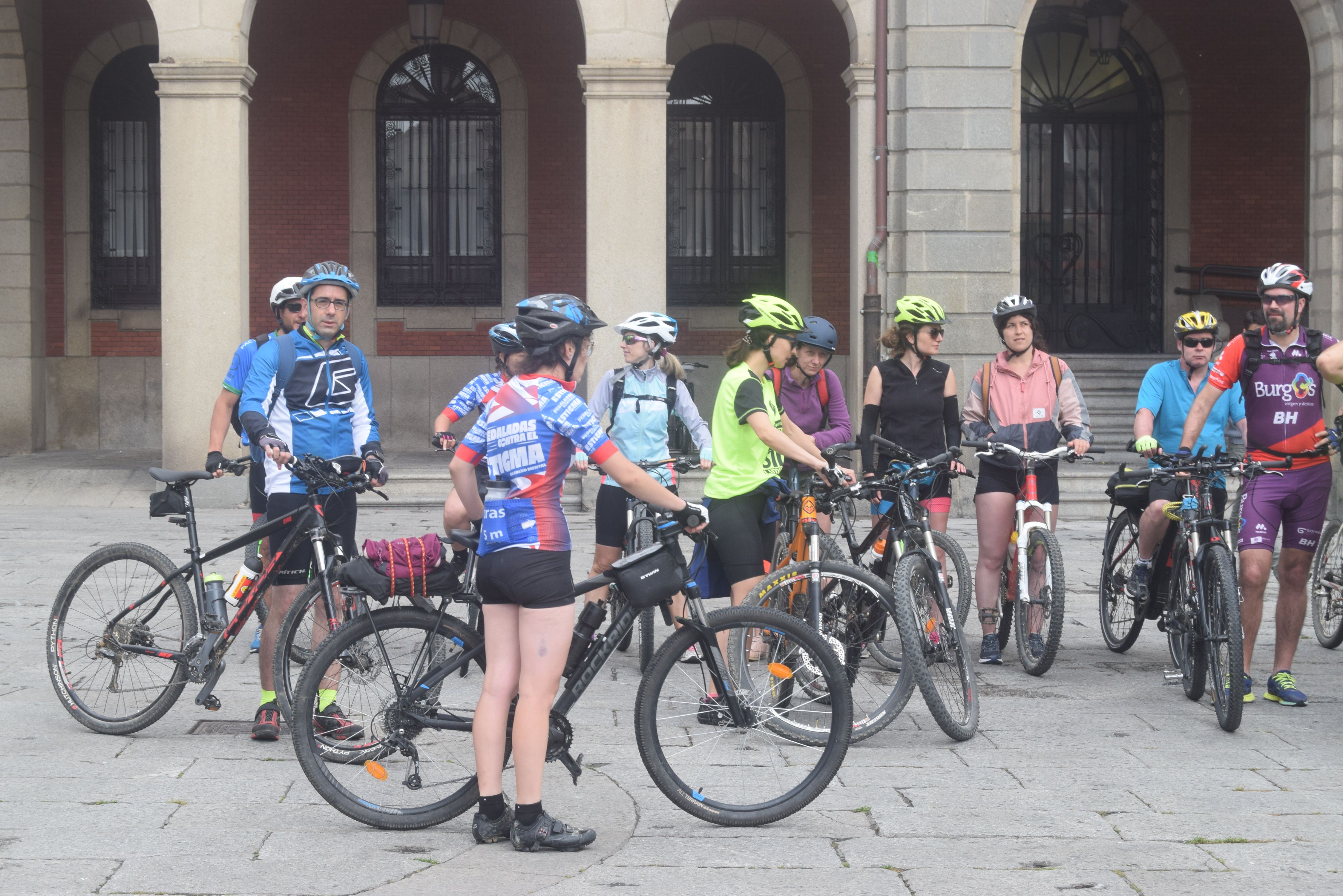 Pedaladas contra el estigma