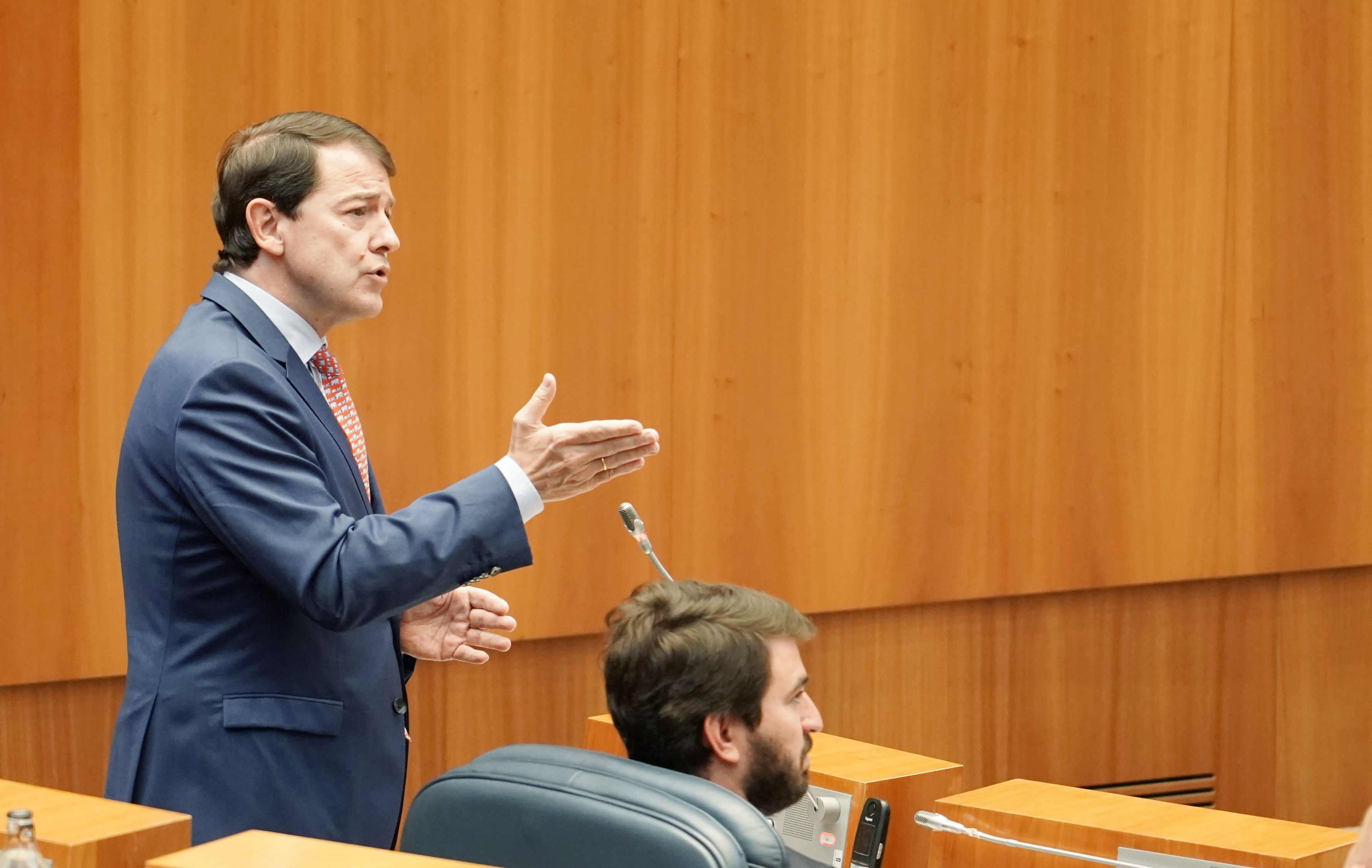 Alfonso Fernández Mañueco en el Pleno de las Cortes. ICAL