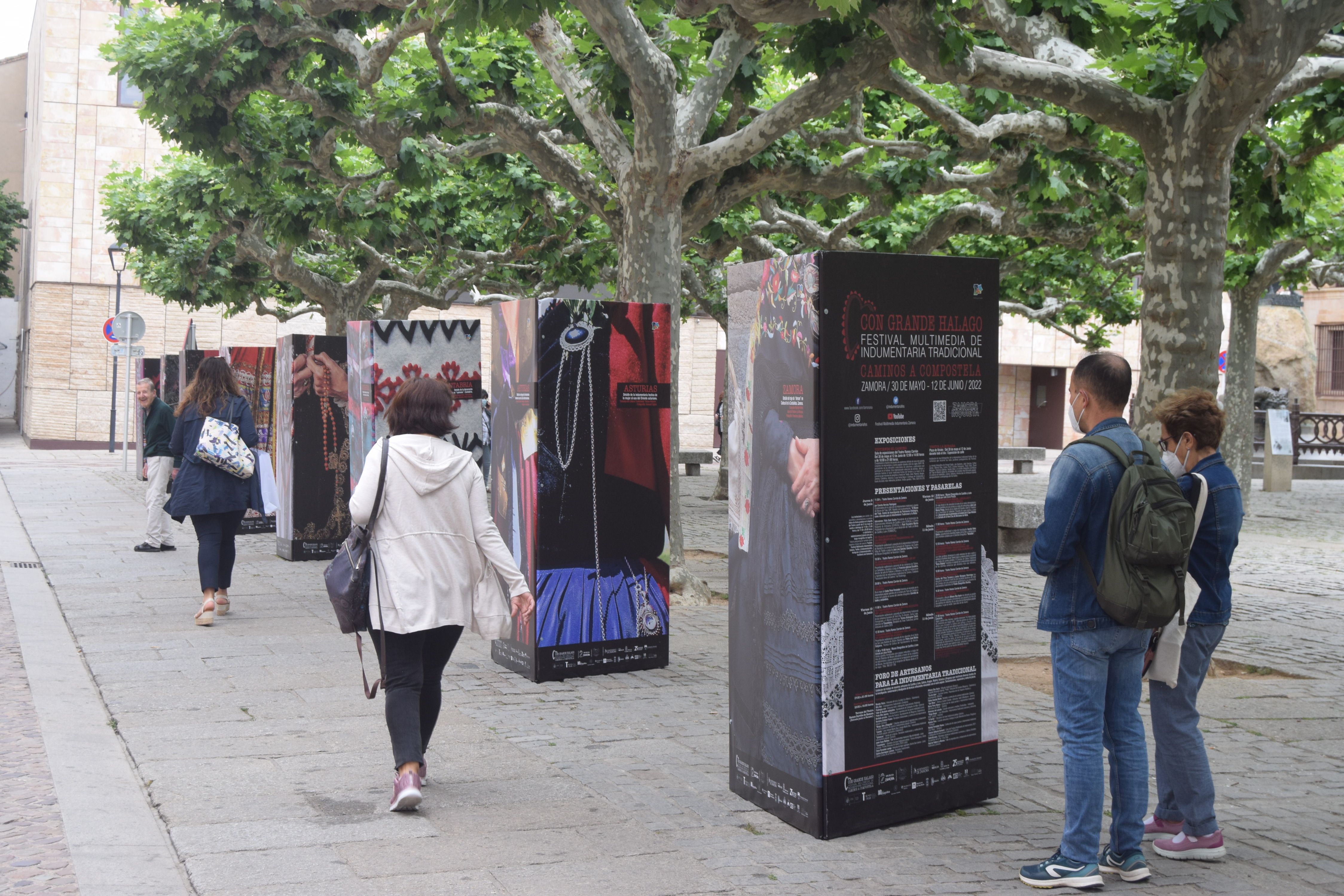 Exposicion de trajes regionales Grande Halago (2)