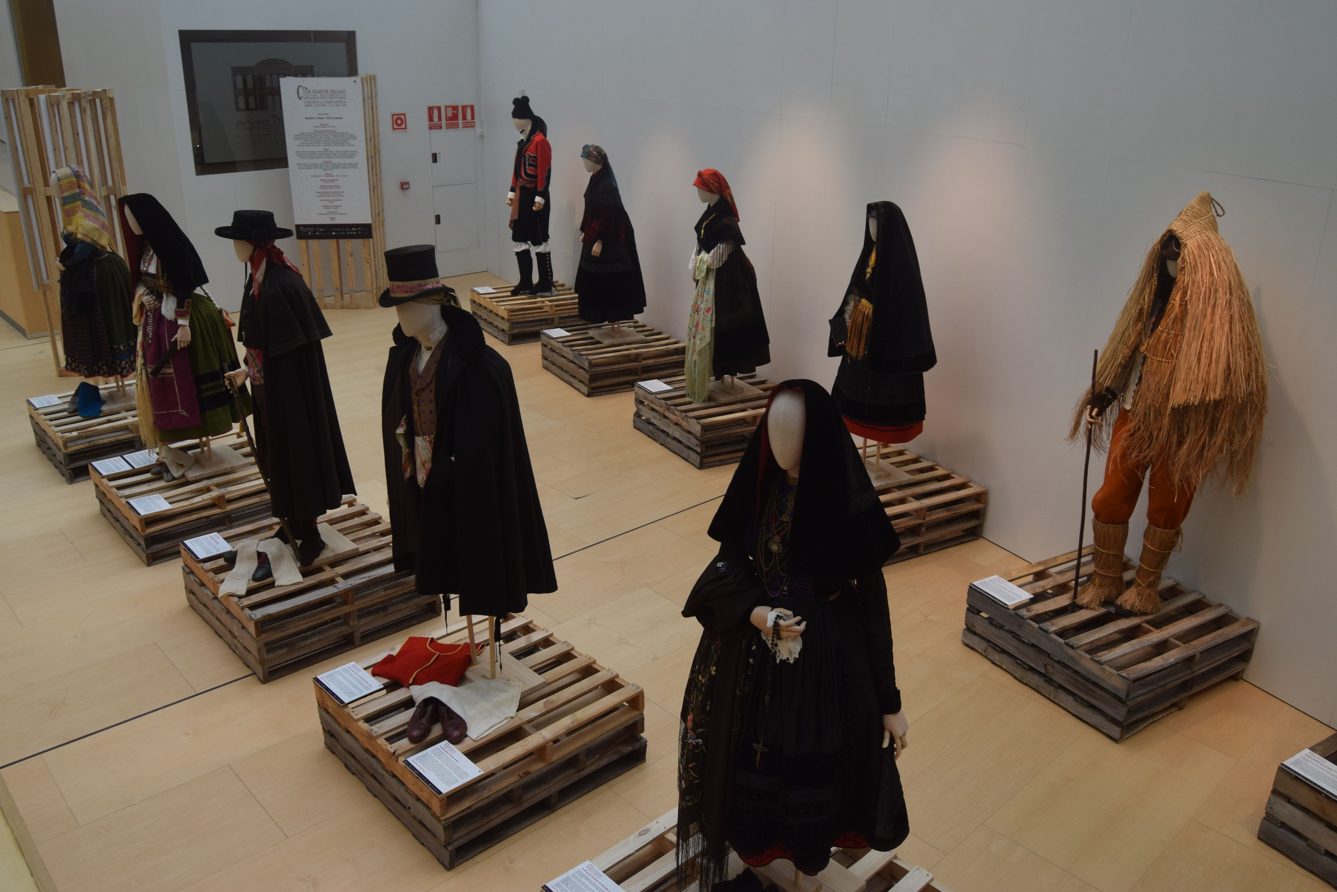 Exposicion de trajes regionales Grande Halago (4)