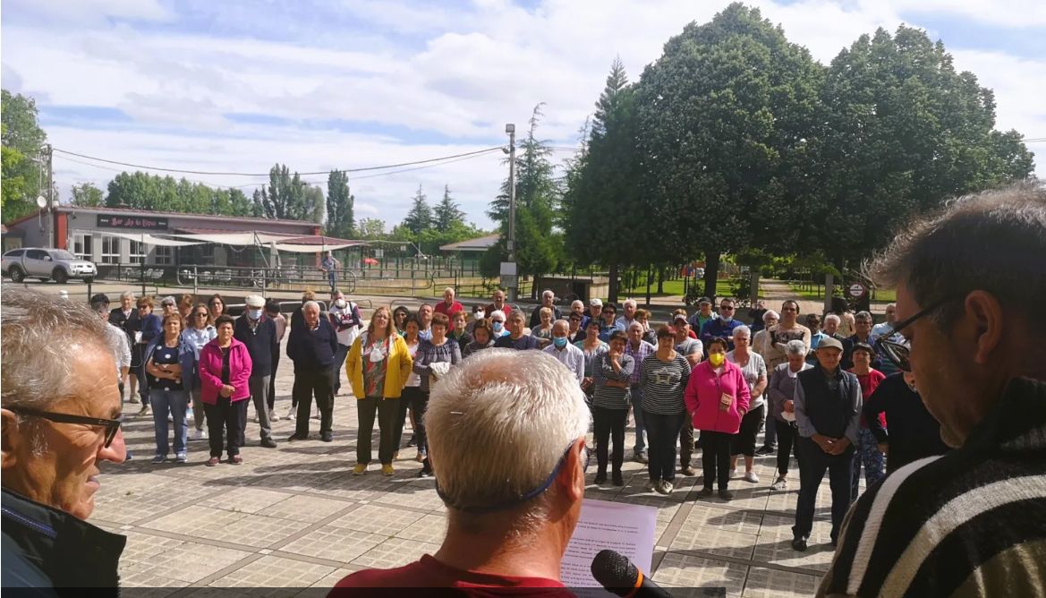 Vecinos de Santa Croya, contra el retranqueo de la defensa del río