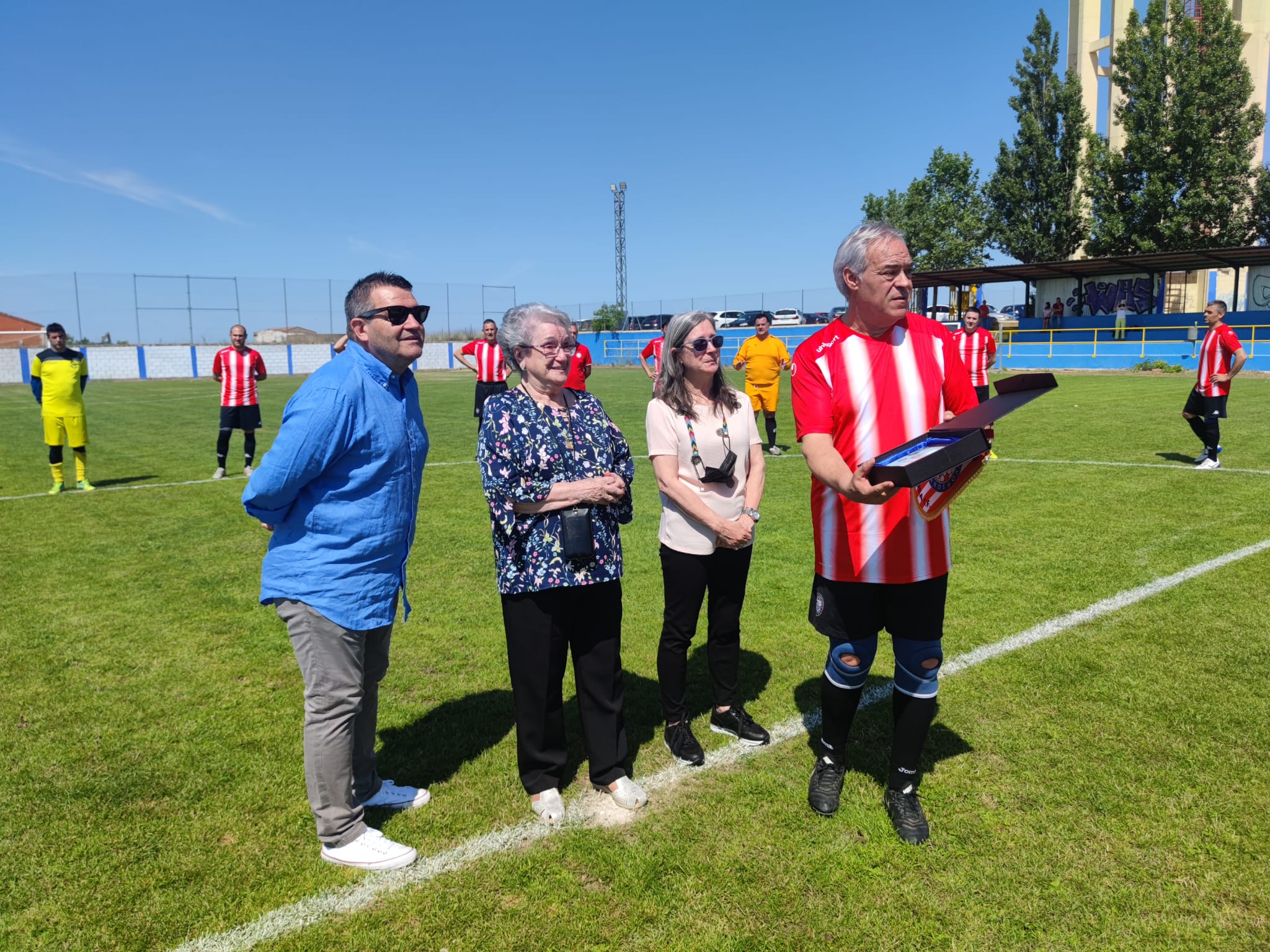 Homenaje al ex rojiblanco Tabu en Morales del Vino  (1)