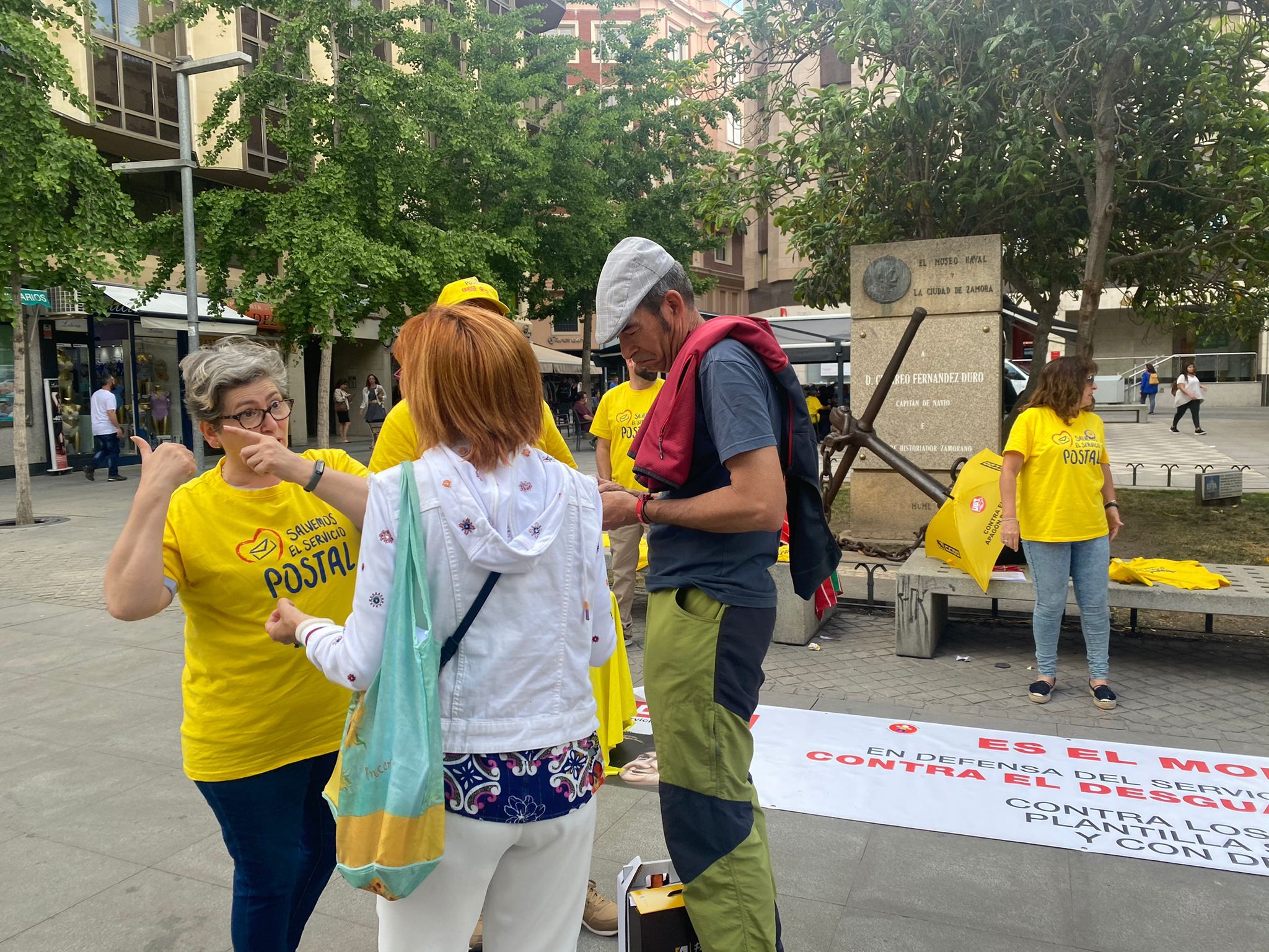 Movilización en Zamora contra el desmantelamiento de Correos (5)