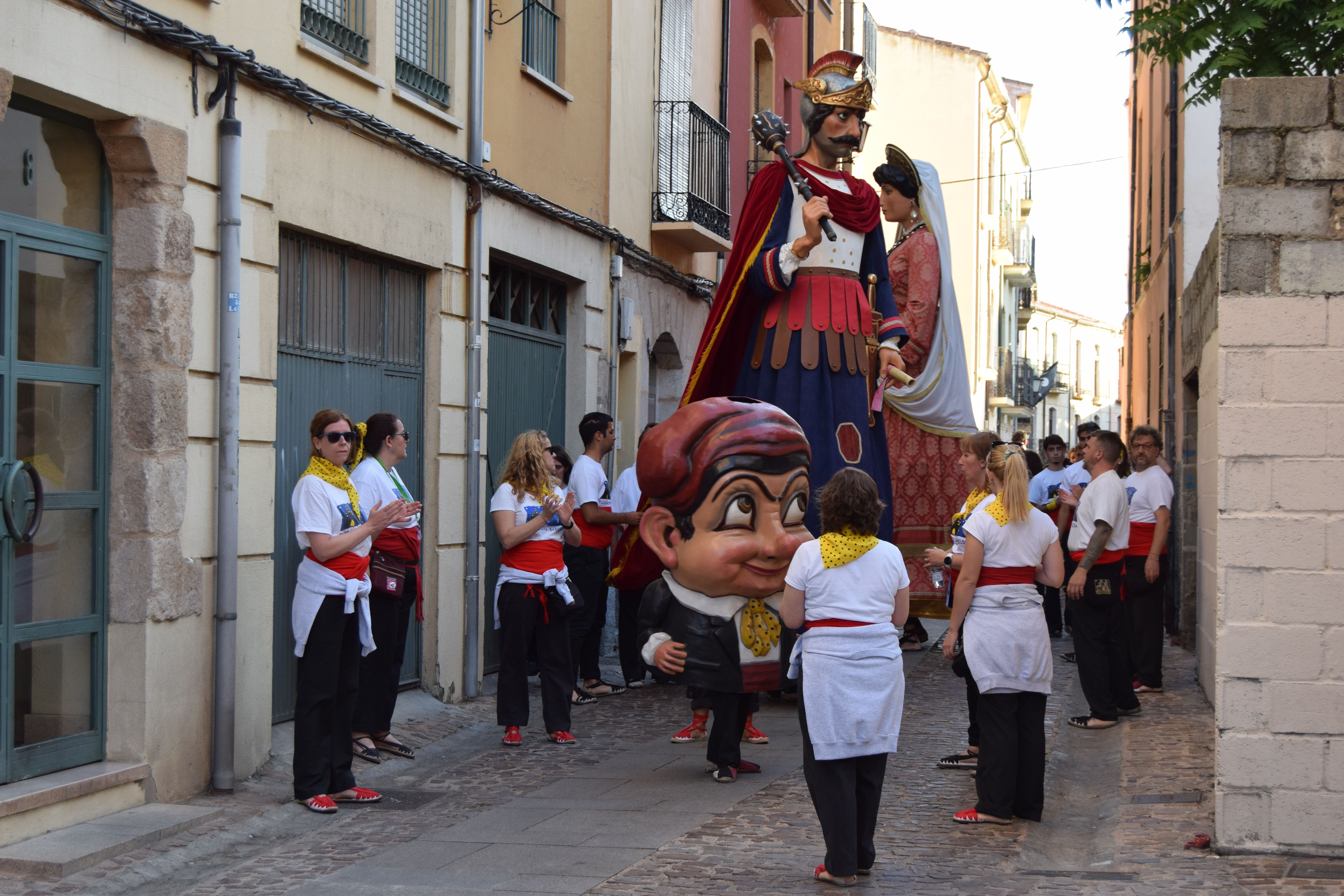 Capitonis Durii y Plaza Nueva recorren la ciudad (2)