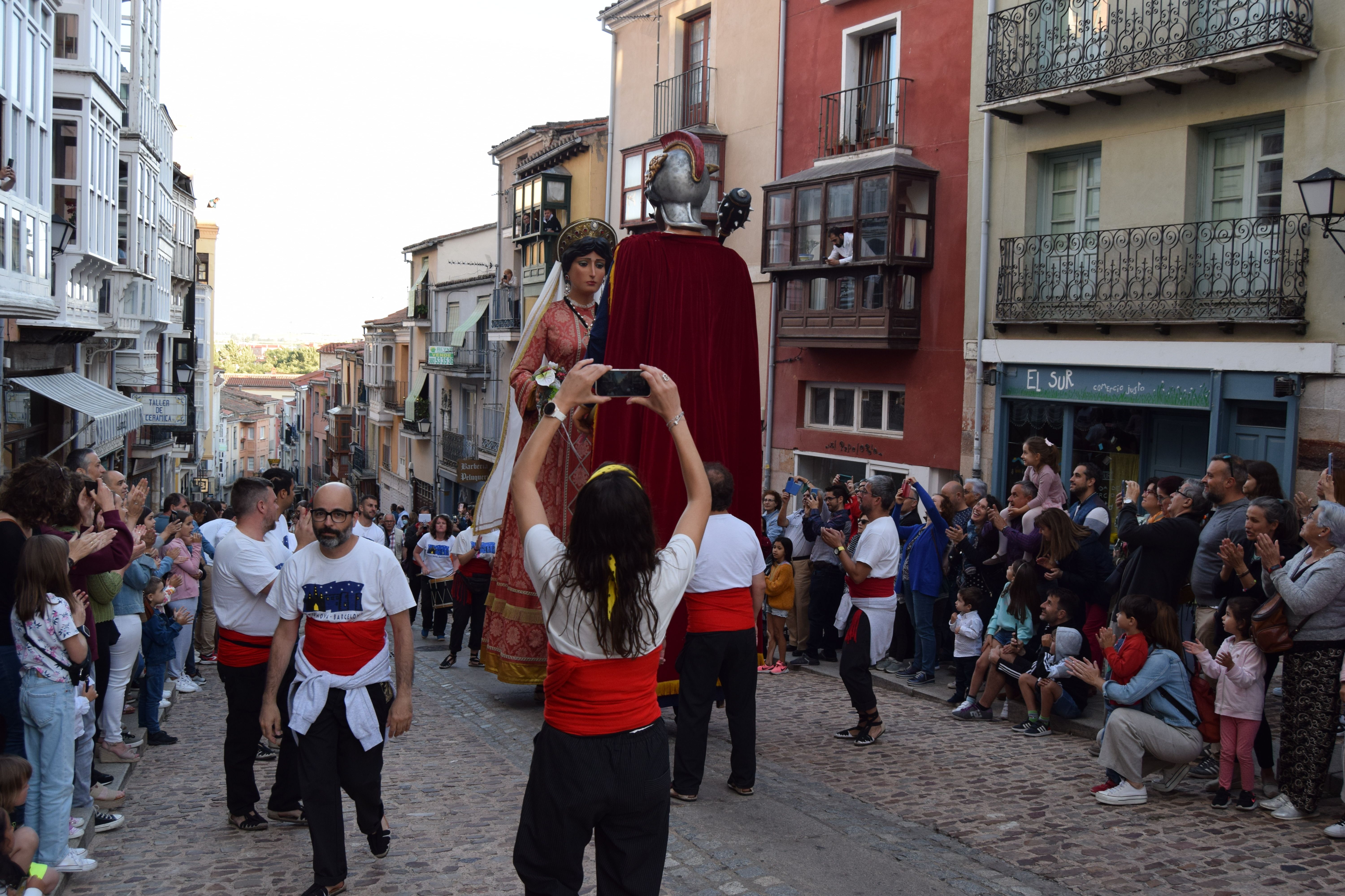 Capitonis Durii y Plaza Nueva recorren la ciudad (9)