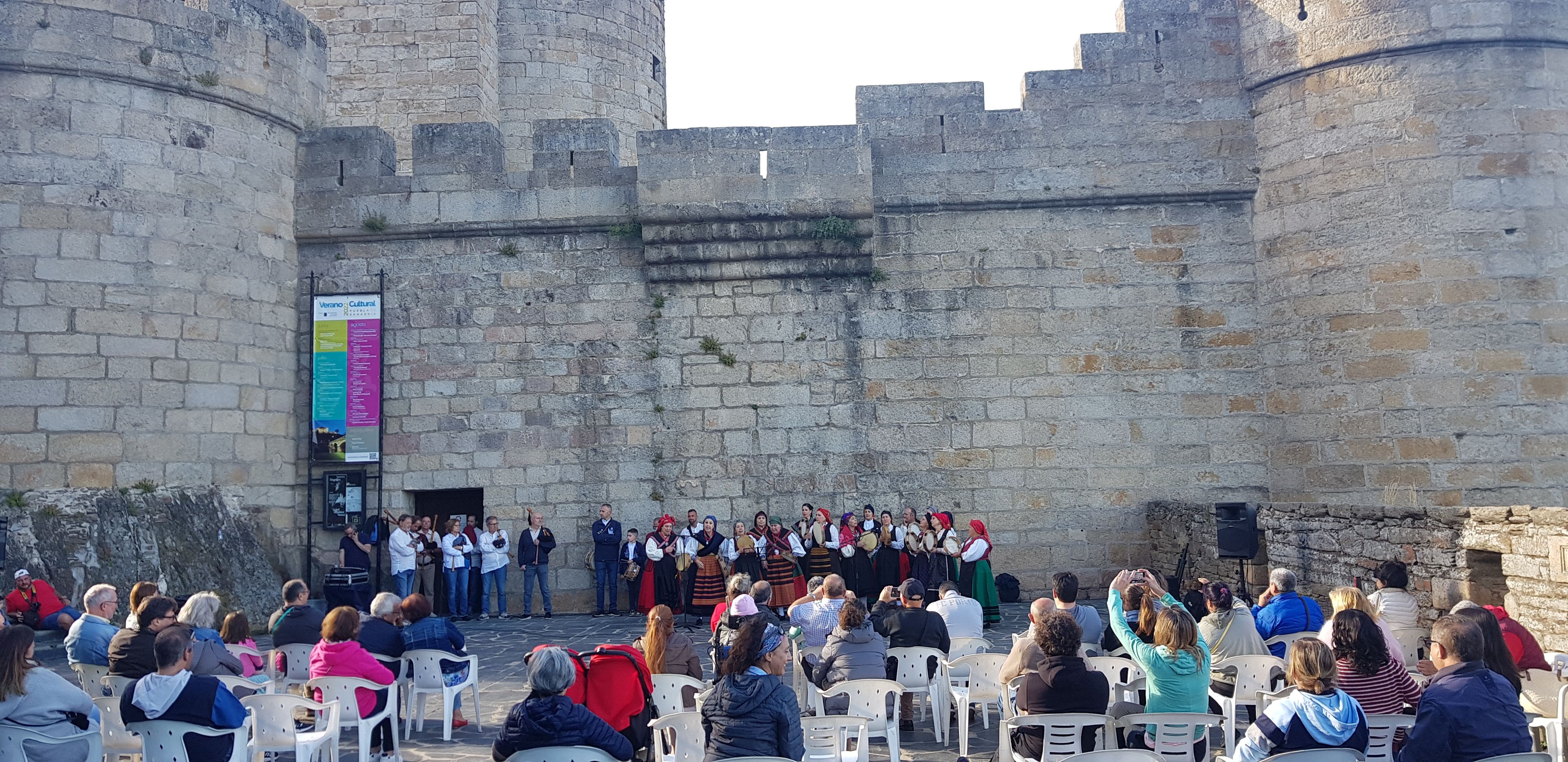 Escuela de Folklore de Sanabria. Archivo