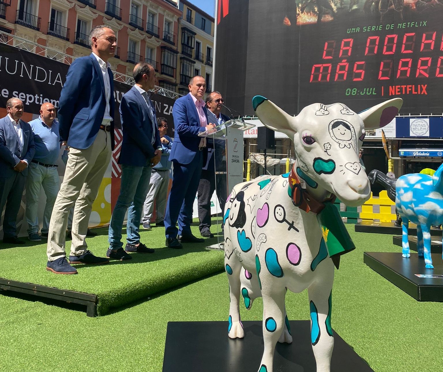 El “color zamorano” llega a la madrileña plaza del Callao con la exposición ‘Ovejas Fromago Cheese Experience’ (3)