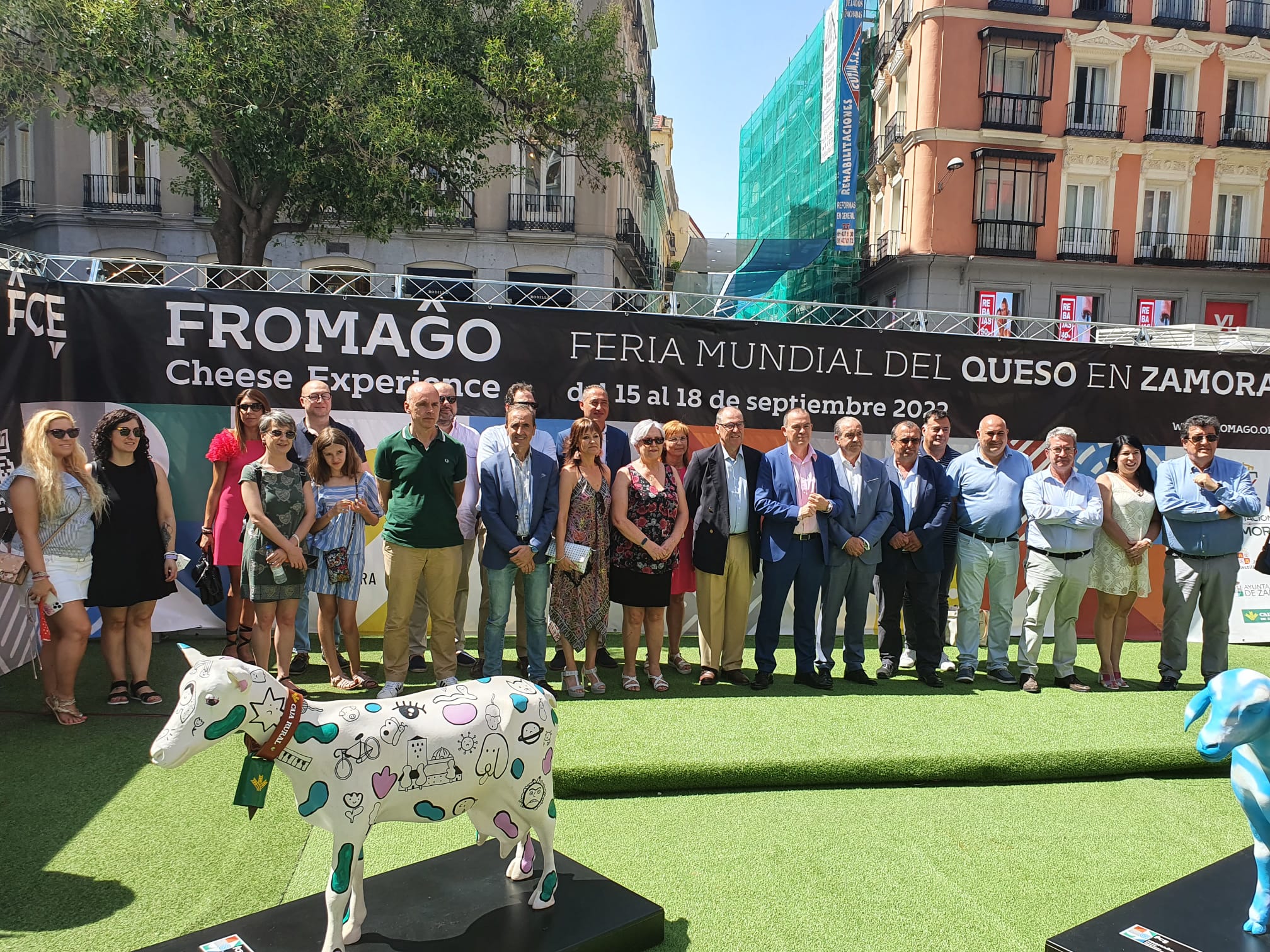 El “color zamorano” llega a la madrileña plaza del Callao con la exposición ‘Ovejas Fromago Cheese Experience’ (5)