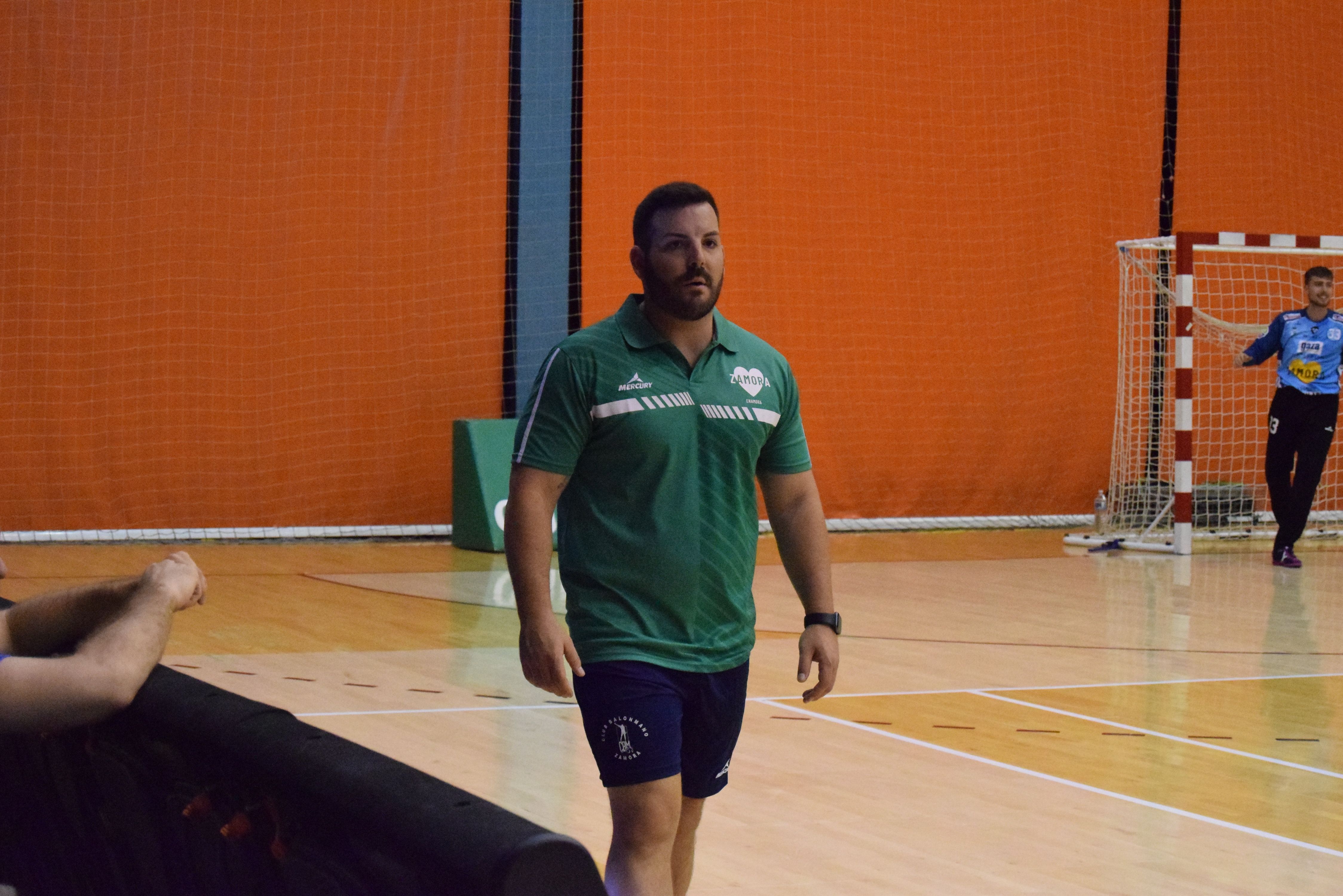 Iván López en un instante del encuentro frente al BM Alcobendas 