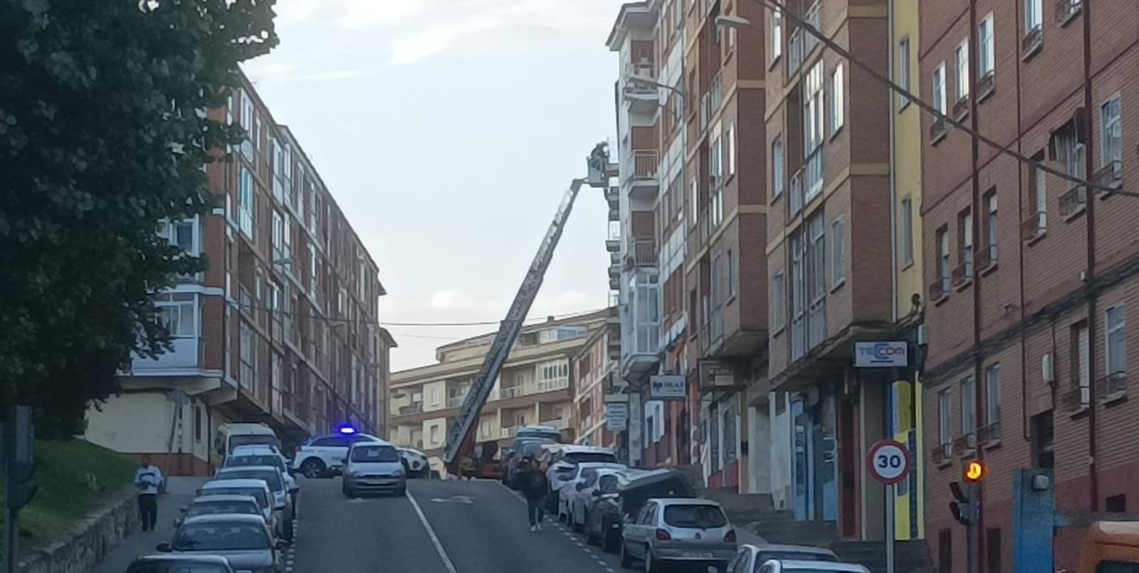 Imagen de la intervención de los bomberos en la zona