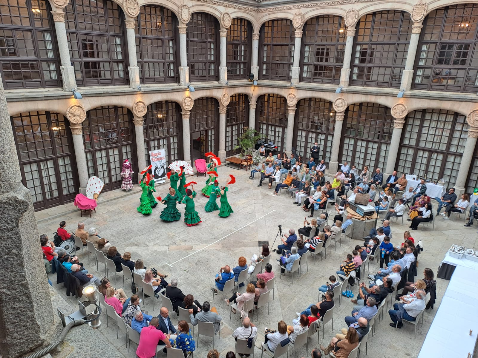 Imagen del patio del Parador de Zamora