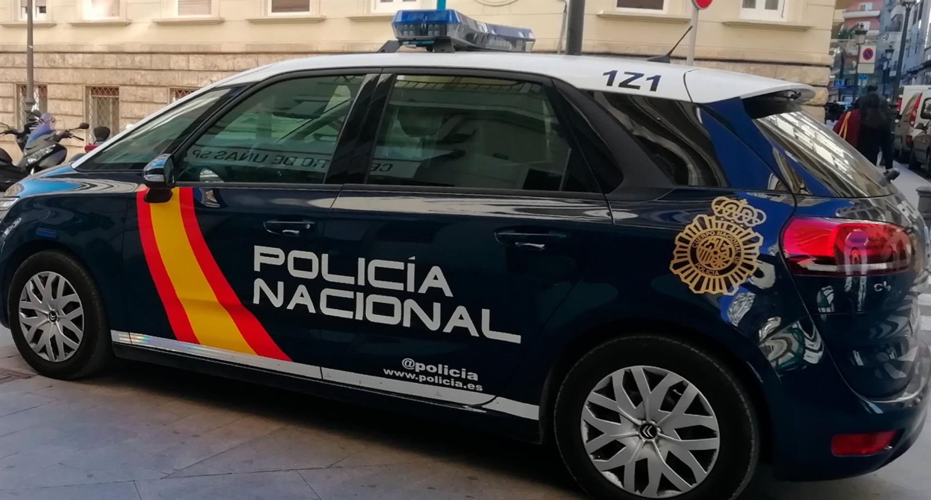 Archivo   Un coche patrullaArchivo   Un coche patrulla