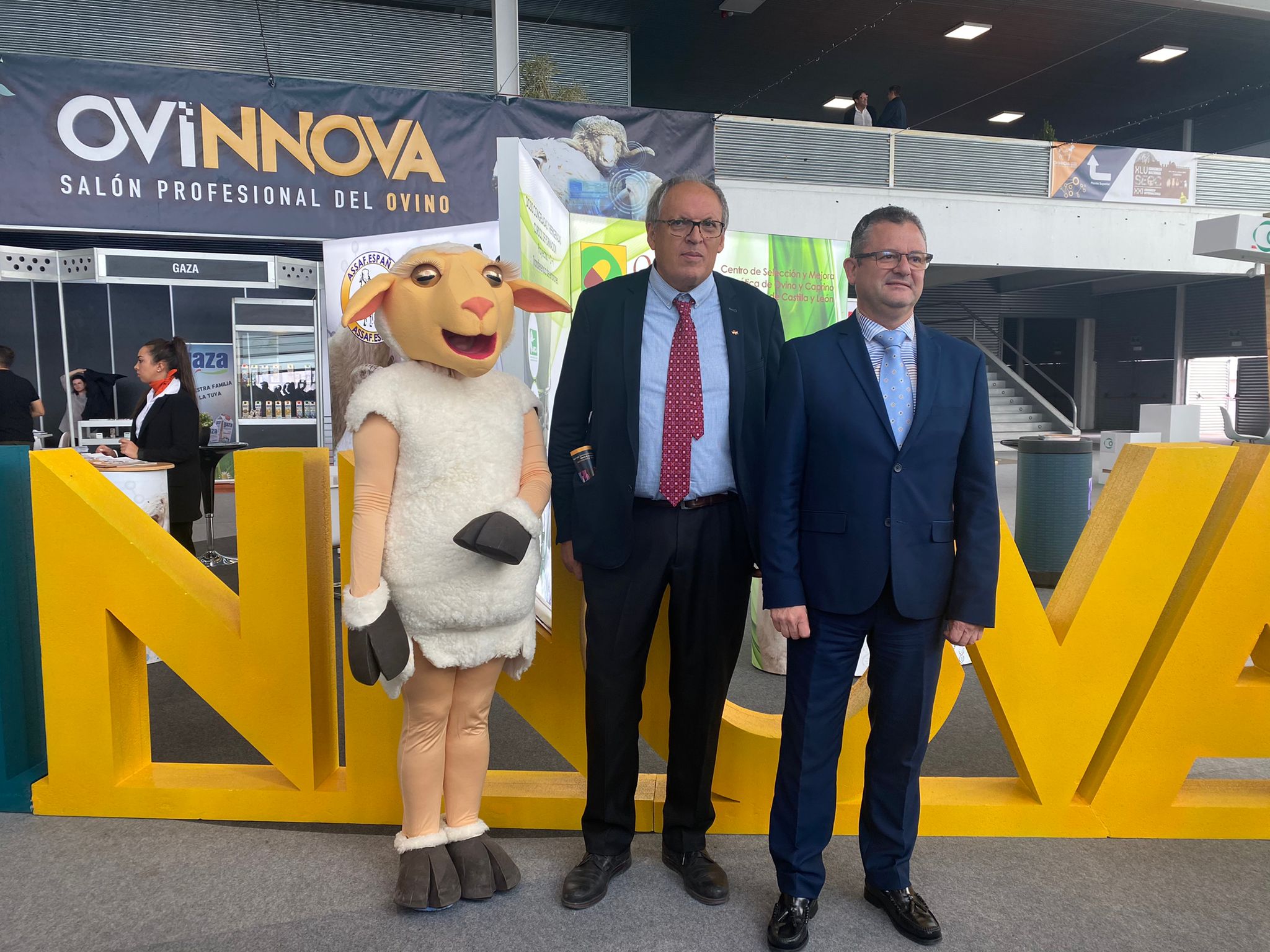 Gerardo Dueñas en su visita a la Feria Ovinova