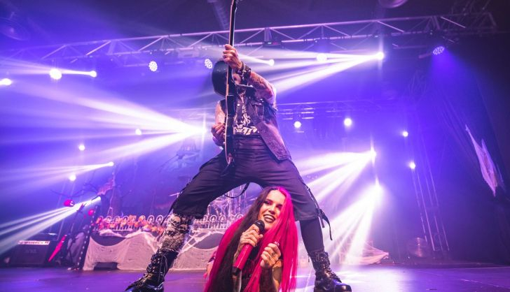 Rober y Kenzy, durante un concierto