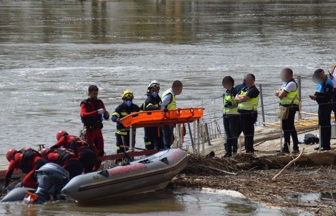 Imagen de archivo de un rescate en el río Duero a su paso por la capital 