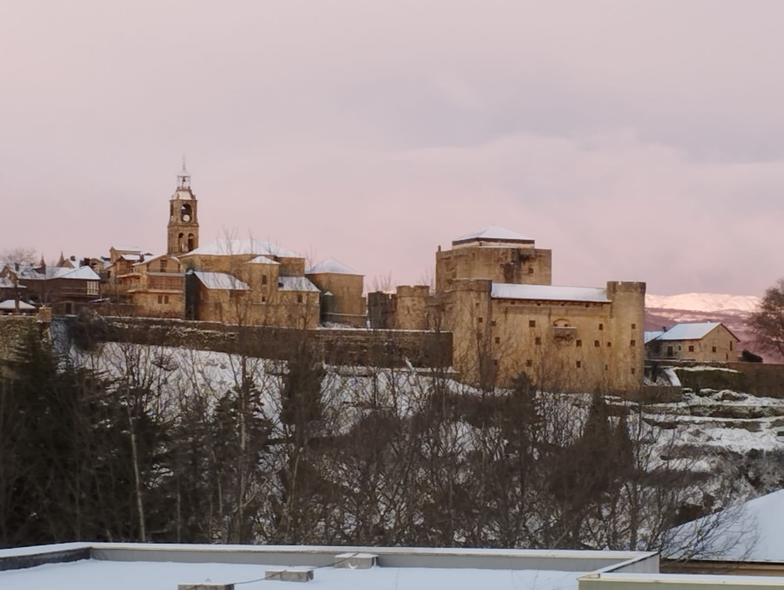 La nieve cubre Puebla de Sanabria (5)