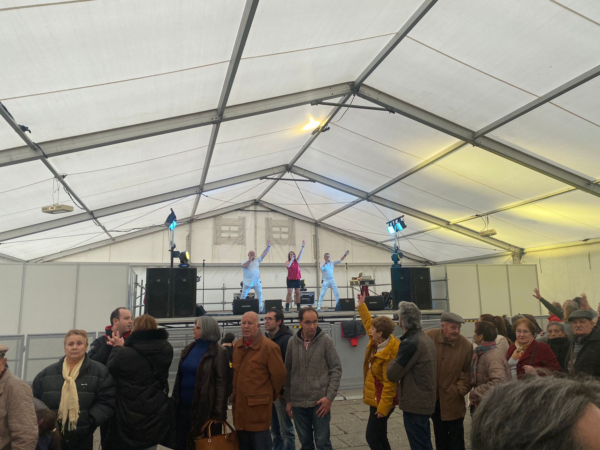 Chocolatada y concierto en la Plaza Mayor para celebrar el Carnaval (5)