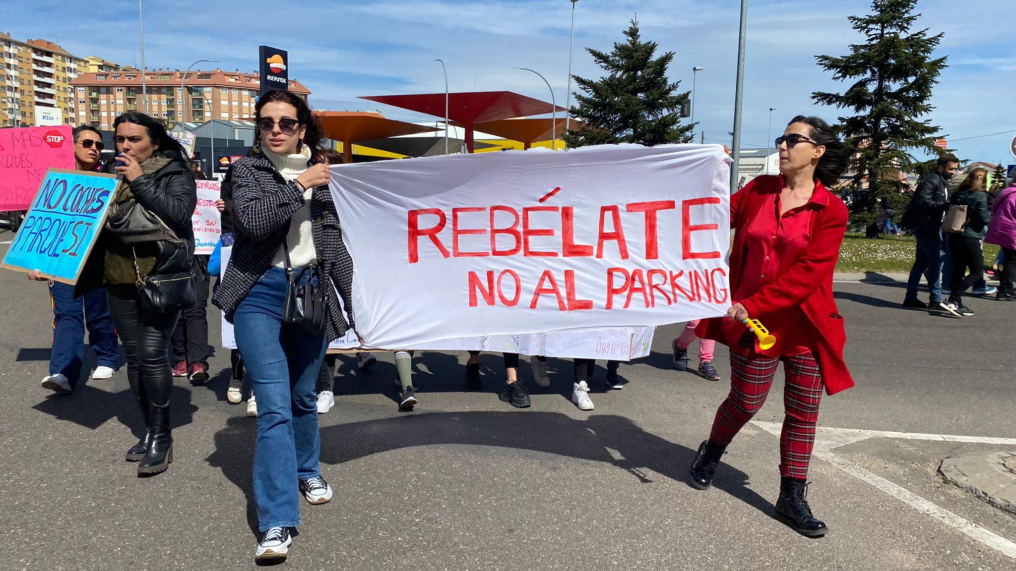 Concentración vecinal contra el aparcamiento de La Vaguada (8)