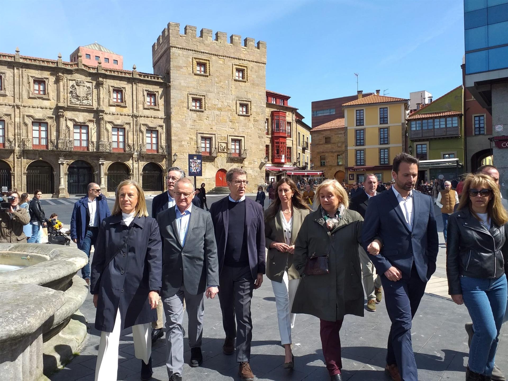 Feijóo exige a Sánchez que no haga demagogia con los incendios al diferenciar entre CCAA del PP y del PSOE