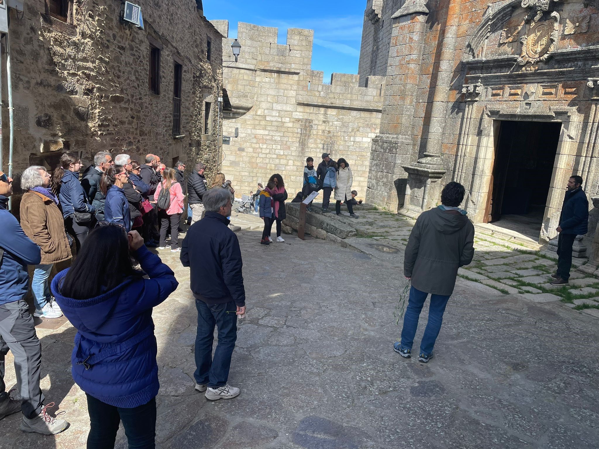 Turistas en Puebla de Sanabria. Archivo.