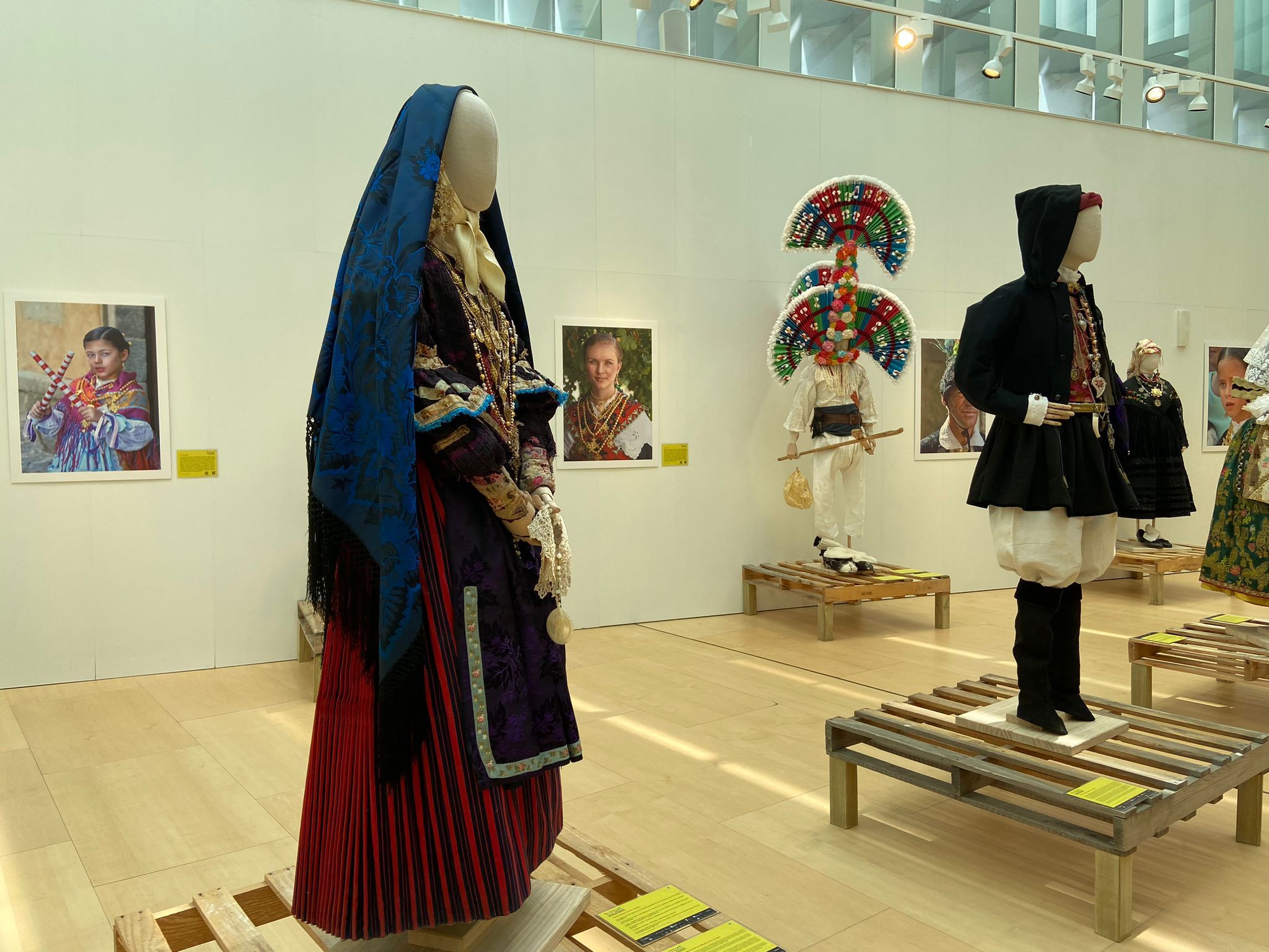 Las indumentarias tradicionales visten el Ramos Carrión con el Festival Ritual