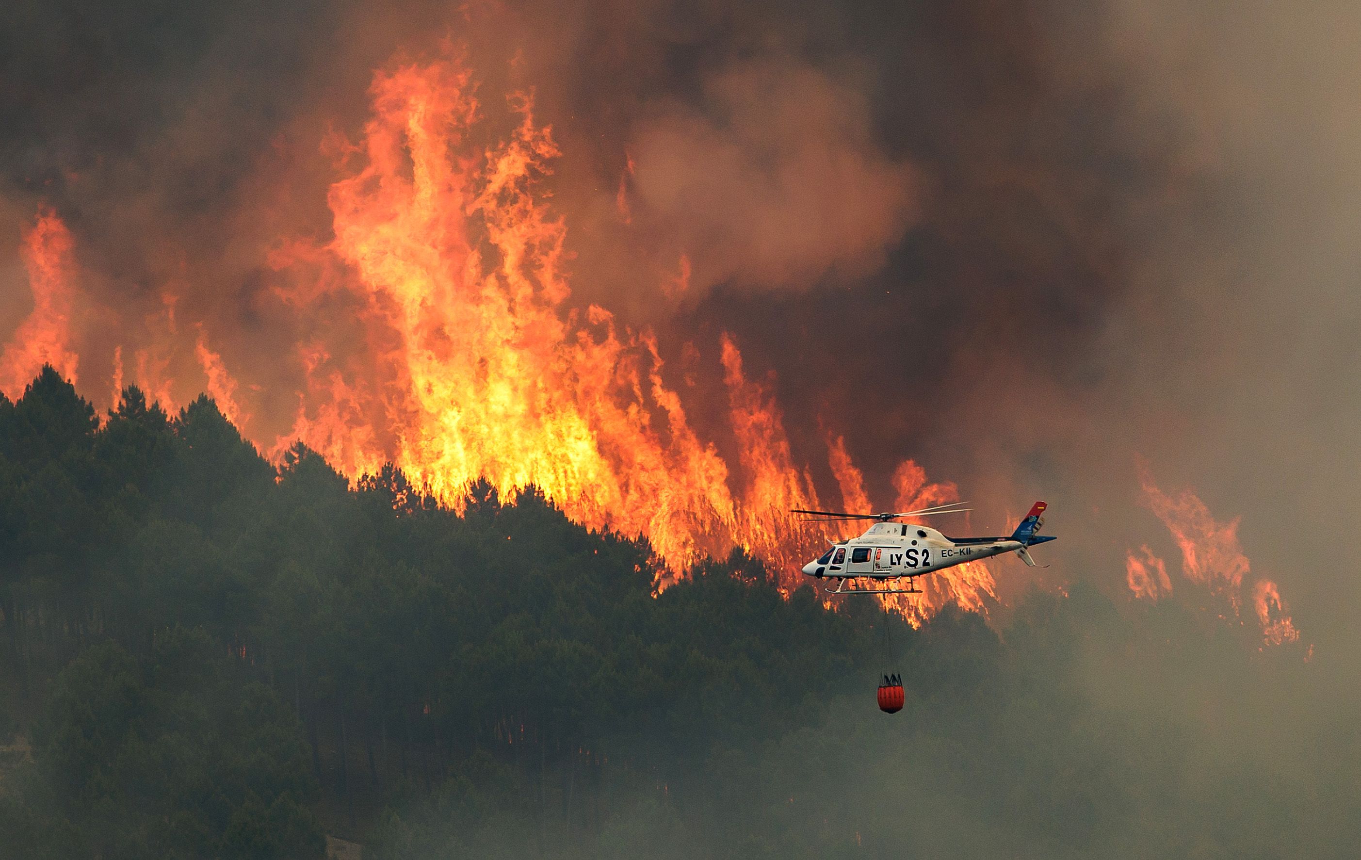 El incendio de Cáceres se acerca peligrosamente a la provincia de Salamanca