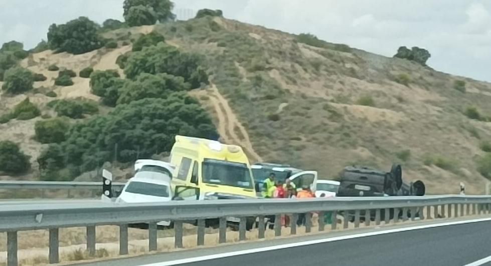 Aparatoso accidente en la A-66 a su paso por Zamora