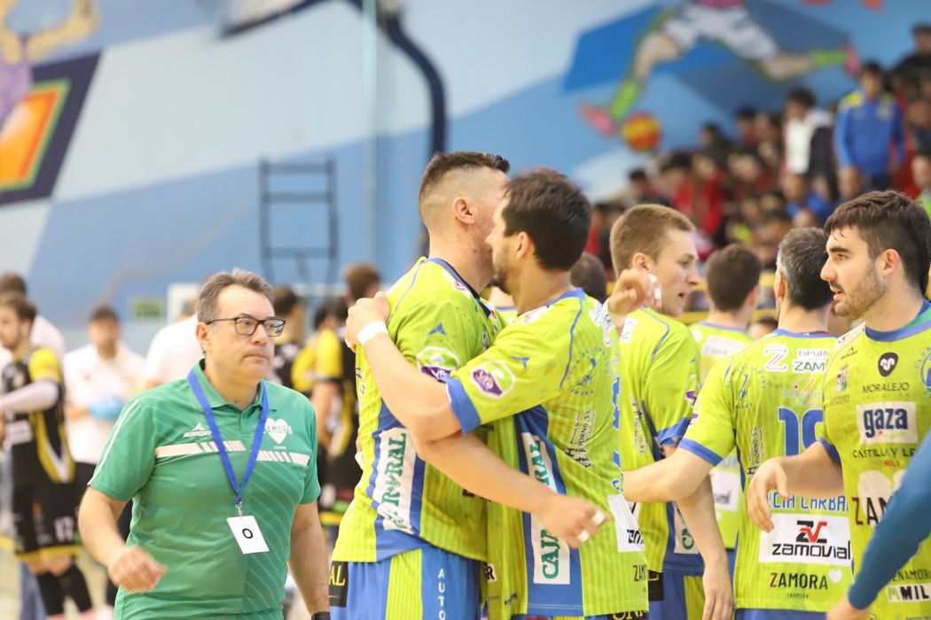 Un instante del Balonmano Zamora Enamora - Alarcos Ciudad Real