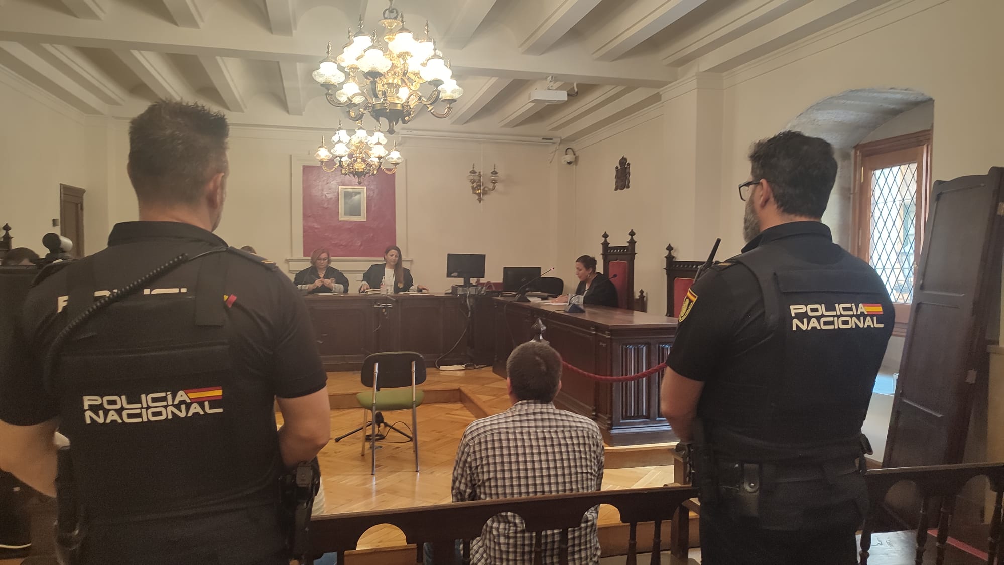 Juicio contra dos acusados de tráfico de drogas