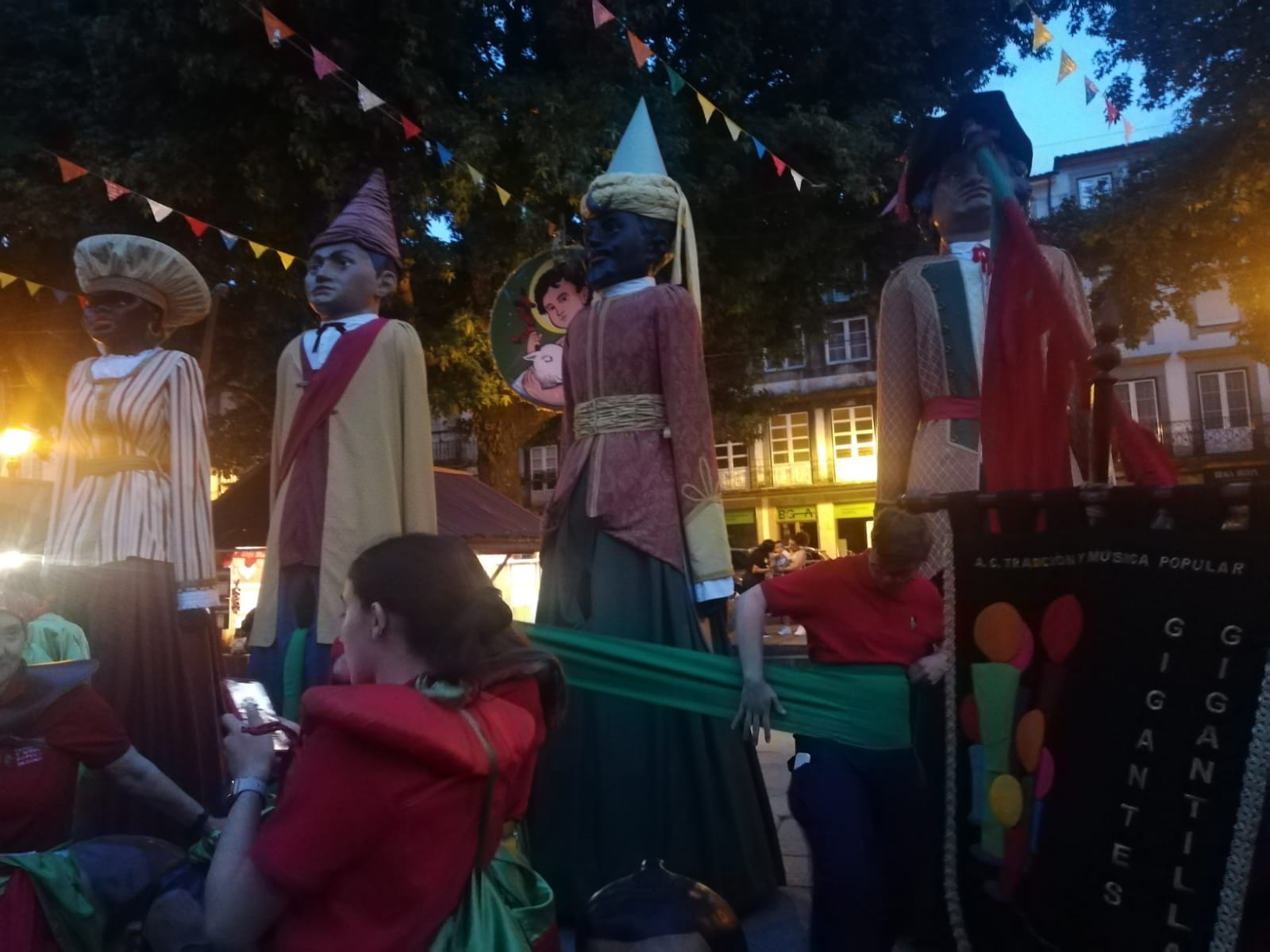 Encuentro cabezudos y gigantes en Braga, Portugal (10)