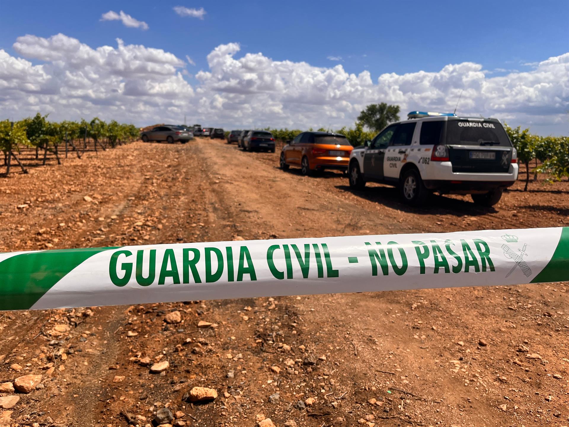 Un coche de la Guardia Civil durante la búsqueda de una persona desaparecida en Manzanares (Ciudad Real)   Europa Press