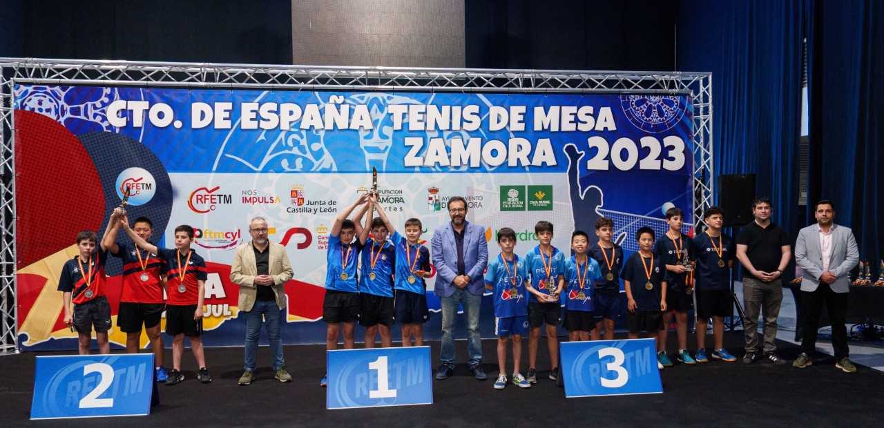 Zamora reparte los primeros trofeos en el campeonato de tenis de mesa