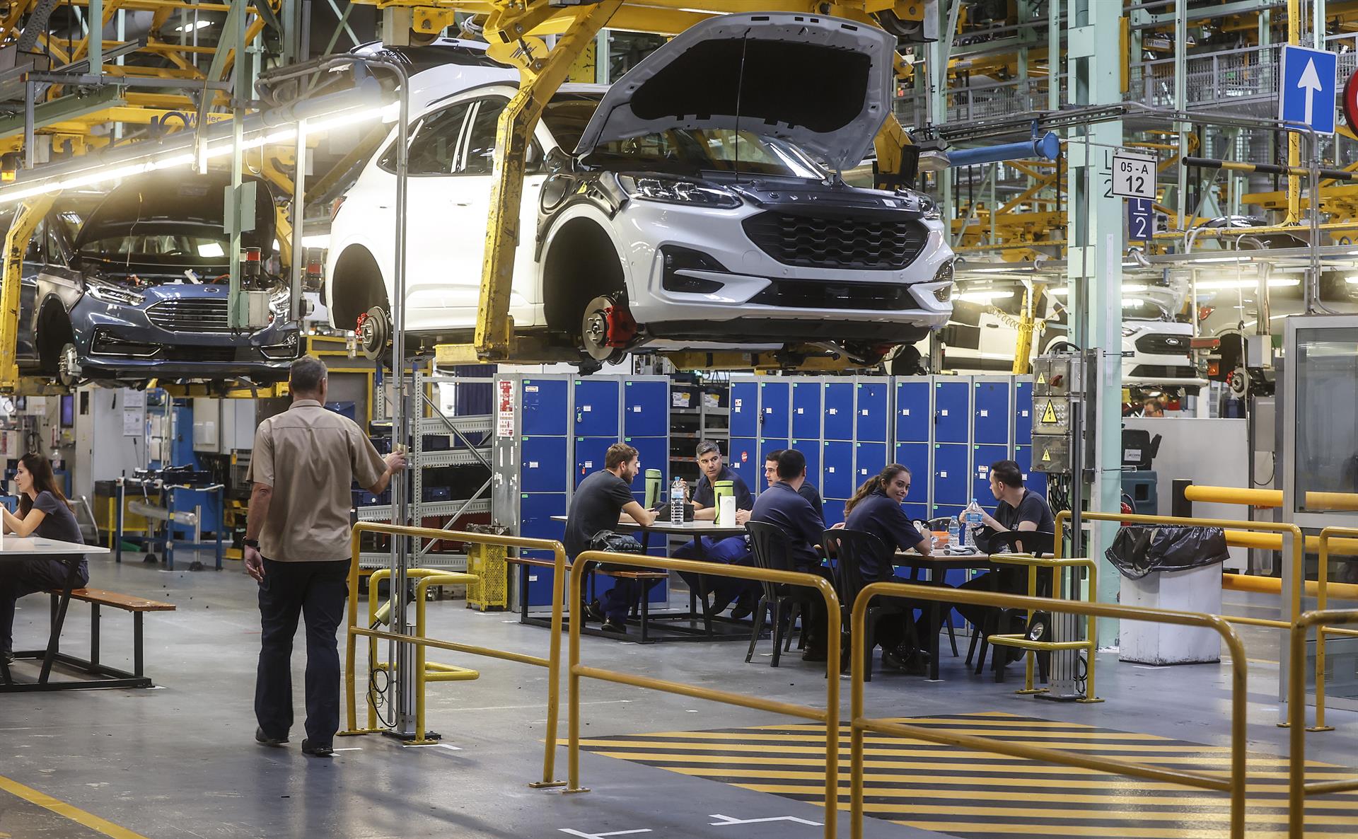 Archivo   Un vehículo en la fábrica de Ford en Almussafes