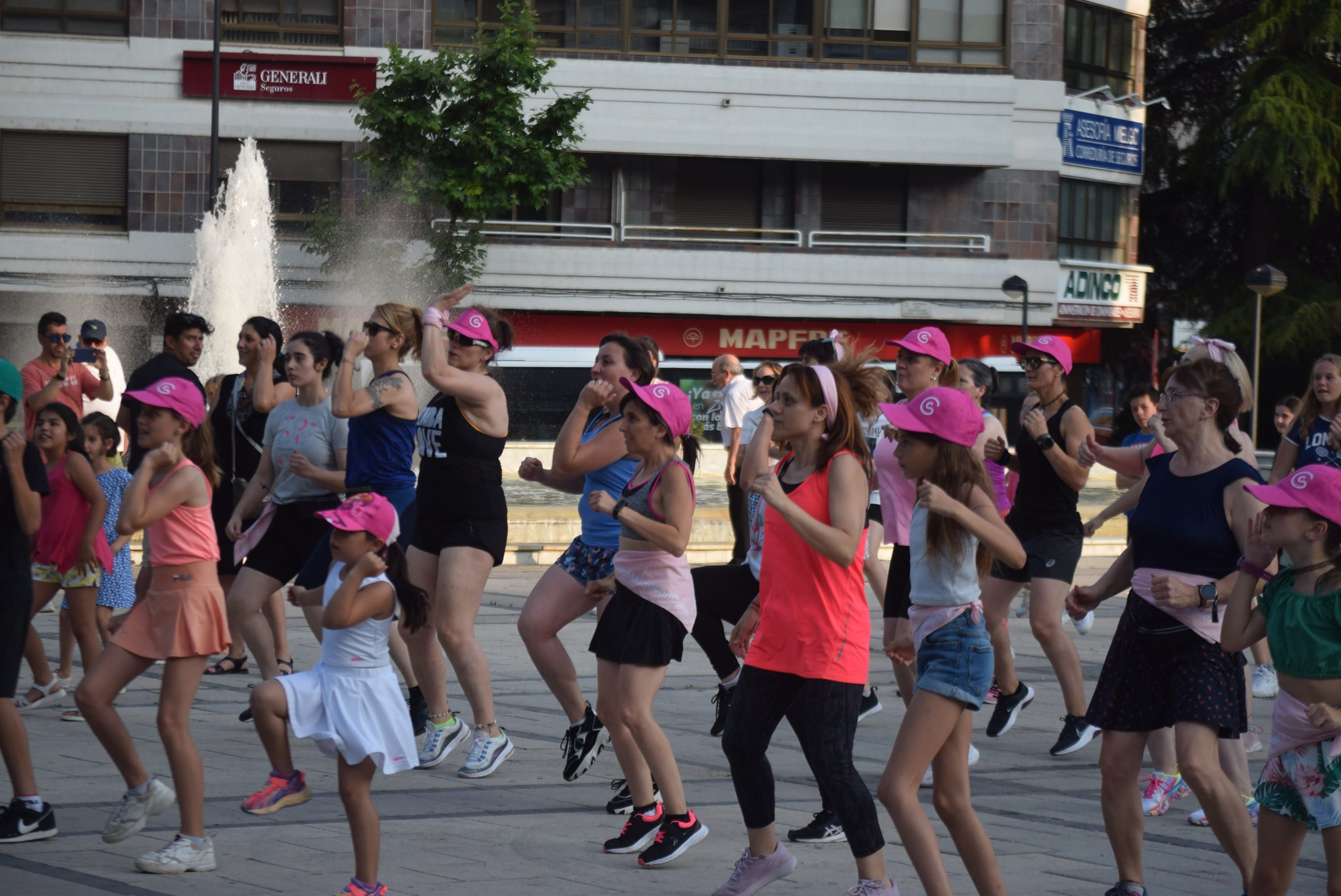 IV Baila contra el Cáncer en la Plaza de la Marina (18)