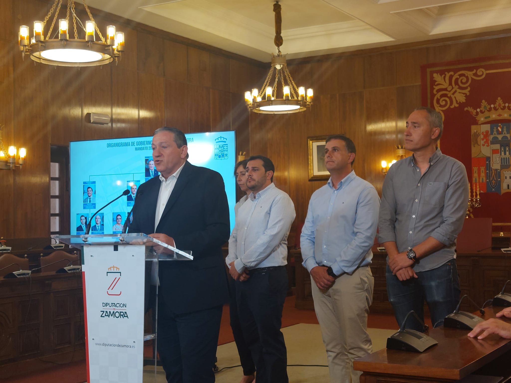 Javier Faúndez y los vicepresidentes, durante la presentación del organigrama de la Diputación