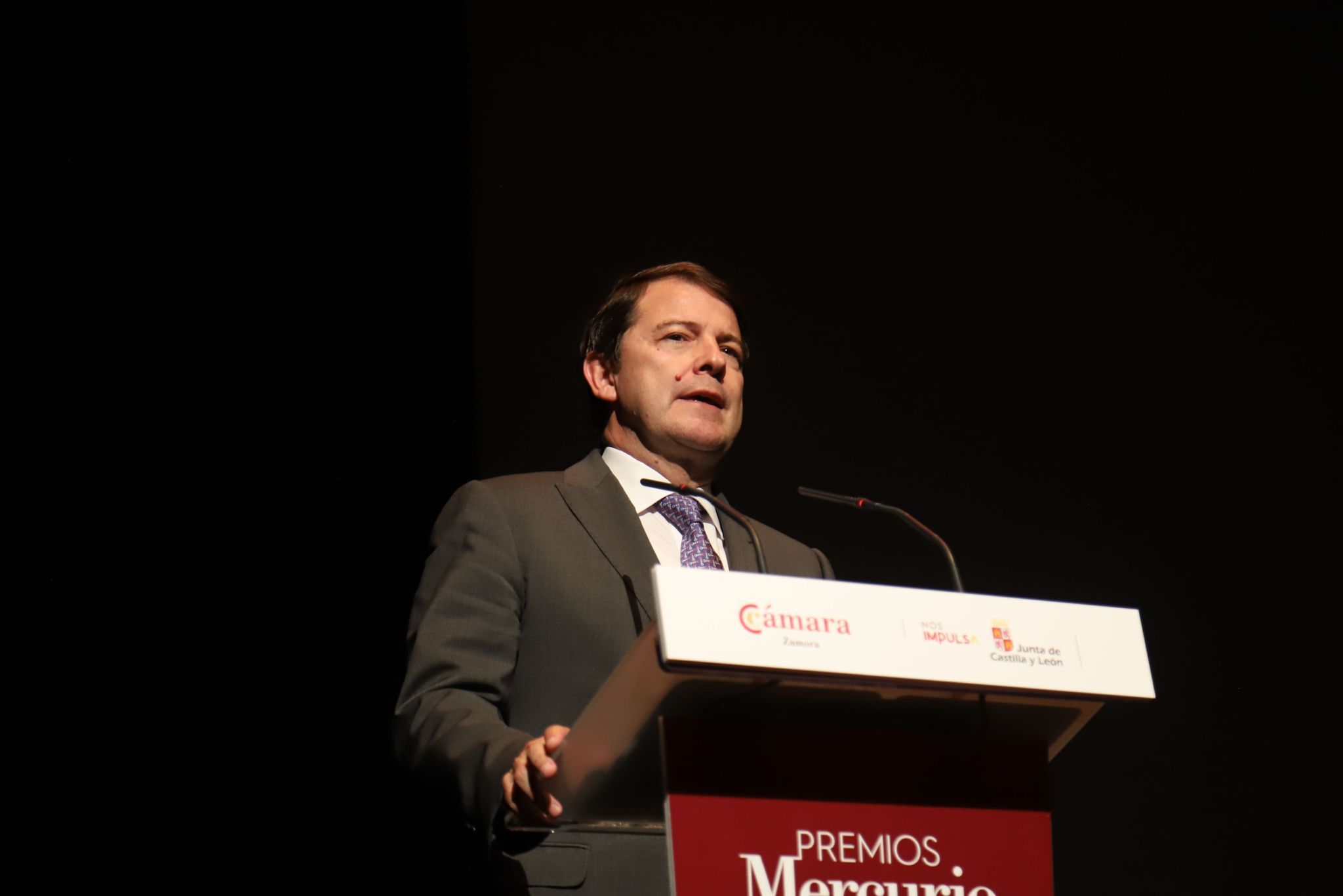 Fernández Mañueco en los Premios Mercurio. Foto: María Lorenzo