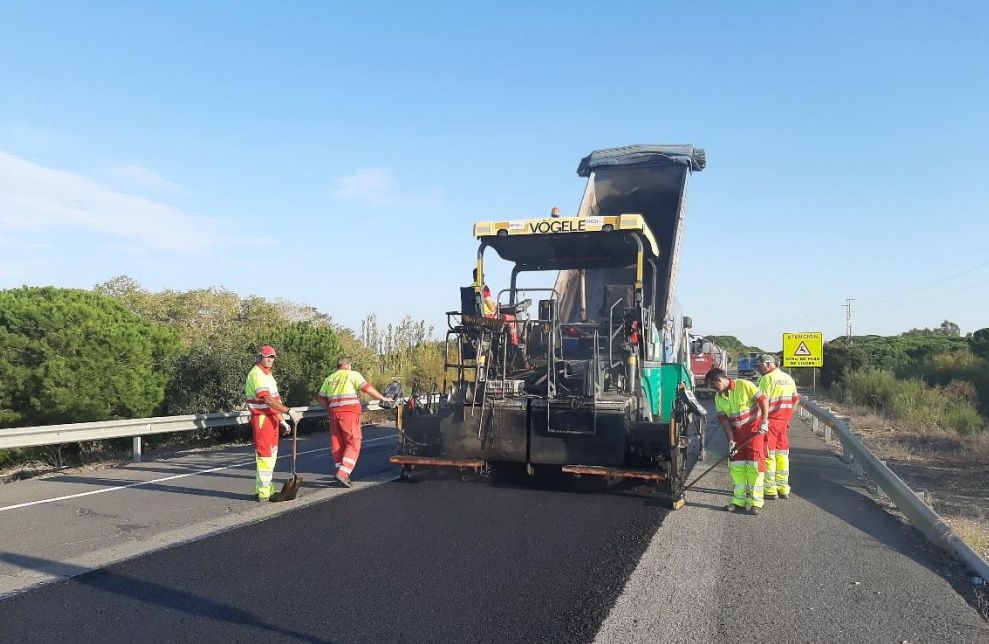 Obras en una carretera. Archivo