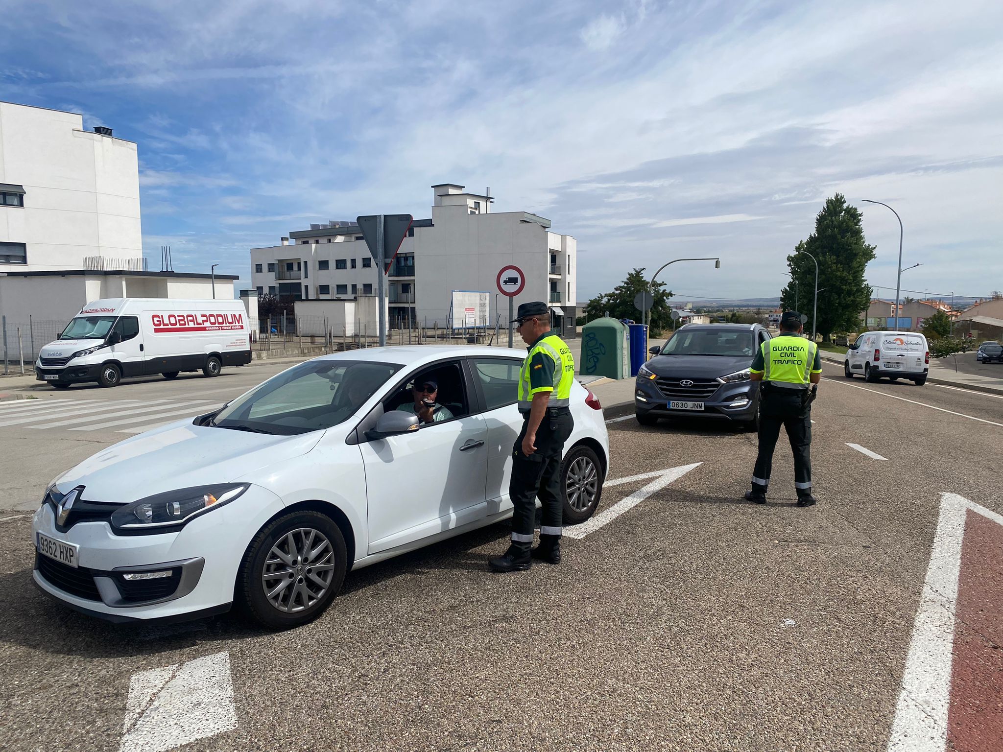 Imagen de un control de la Guardia Civil en Zamora a la altura de Morales del Vino. Archivo