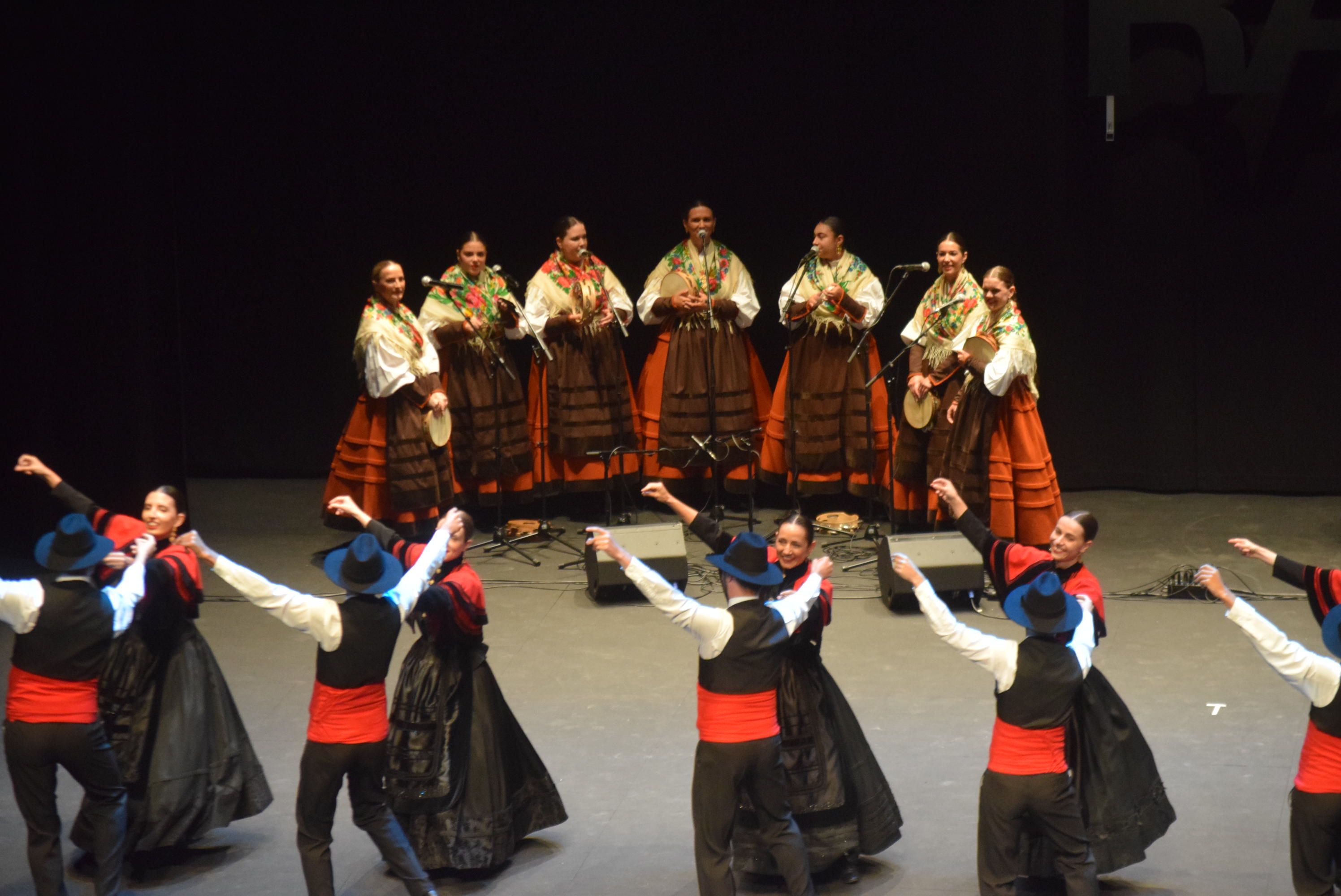 Gala Folklórica Internacional (33)