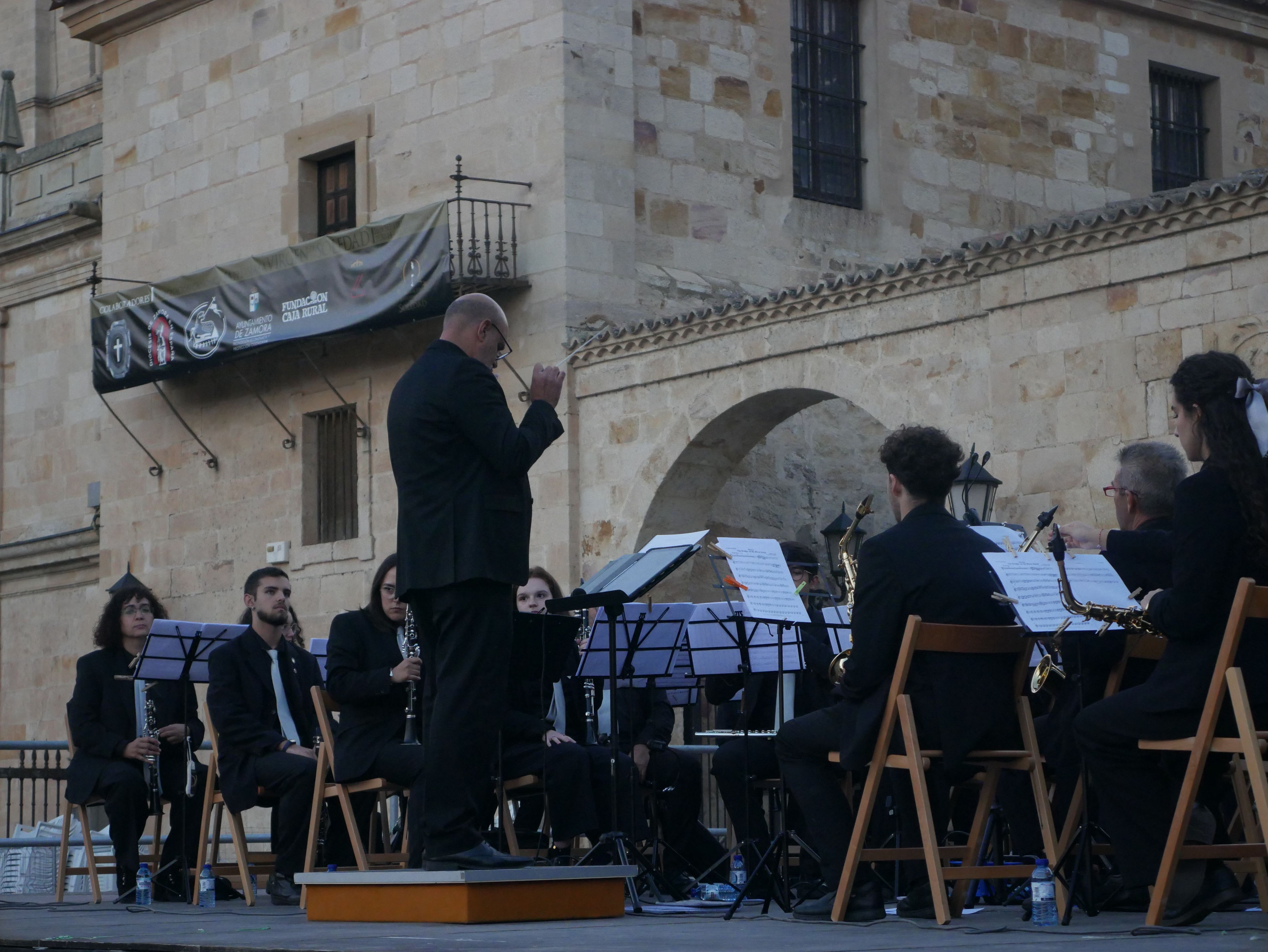 Actuación de la Banda de Música Maestro Nacor Blanco en la Catedral de Zamora.