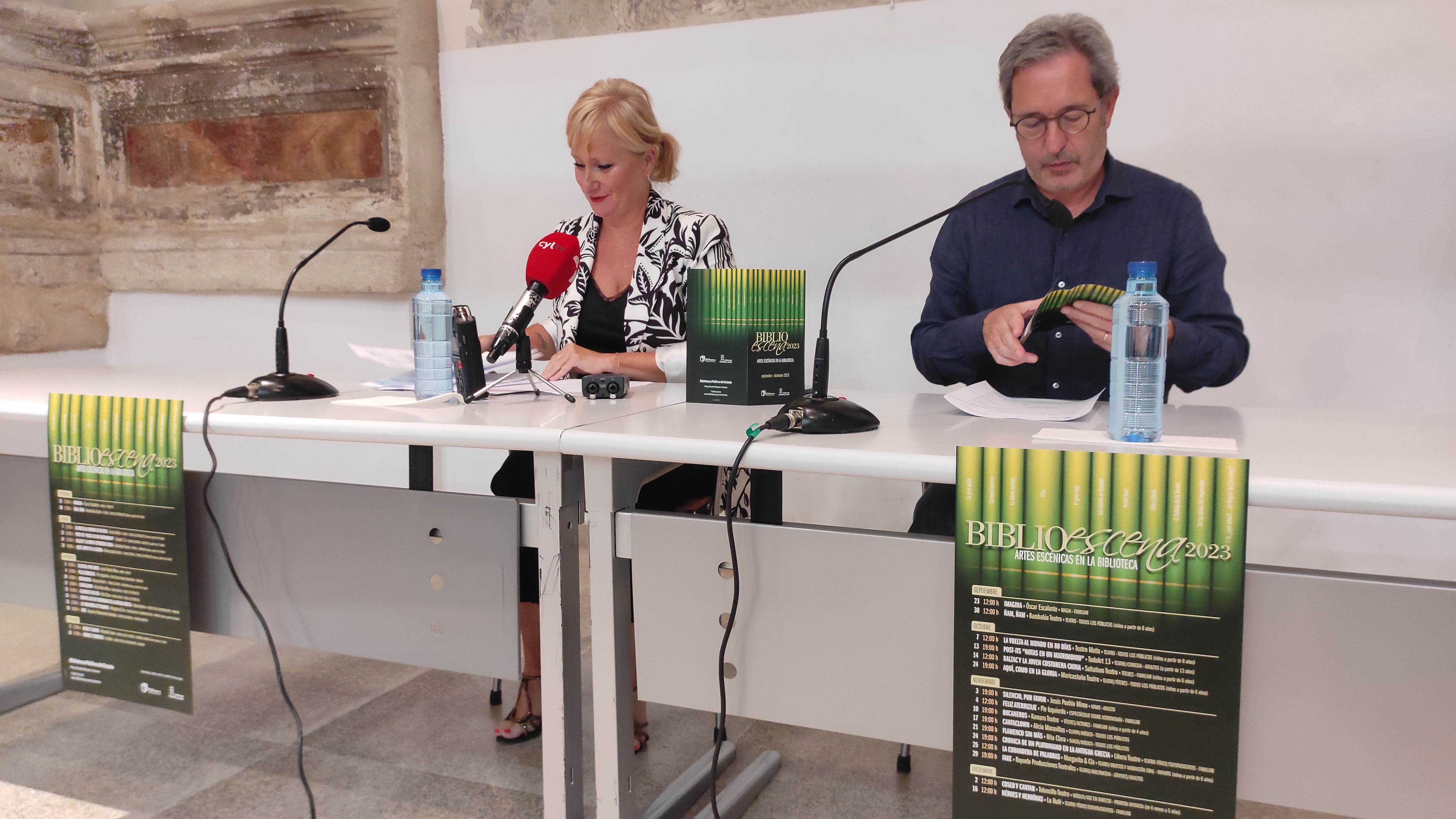 Presentación de 'Biblioescena' con Leticia García y Paco Pardo.